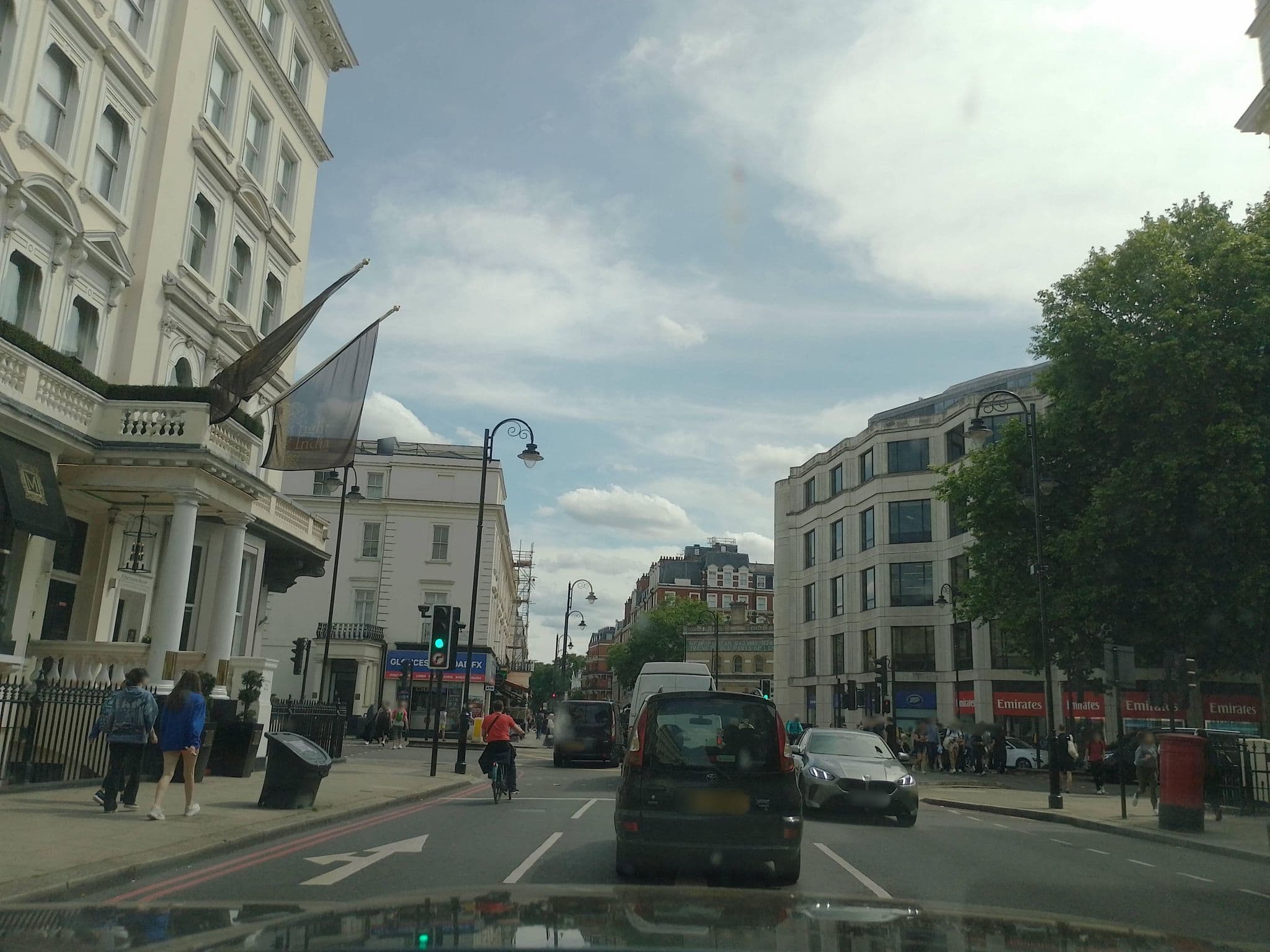 Street view near Rydges Hotel, Earls Court — © laye (CC BY-SA · Mapillary)
