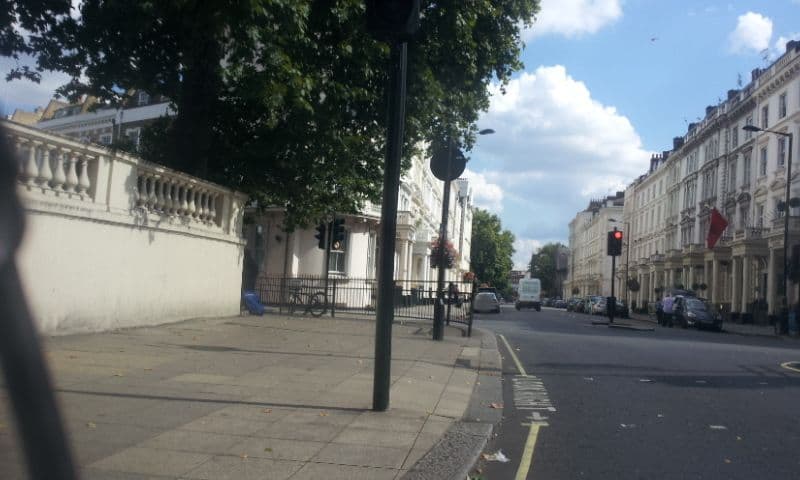 Street view near Holland House, Pimlico — © paulbiv (CC BY-SA · Mapillary)