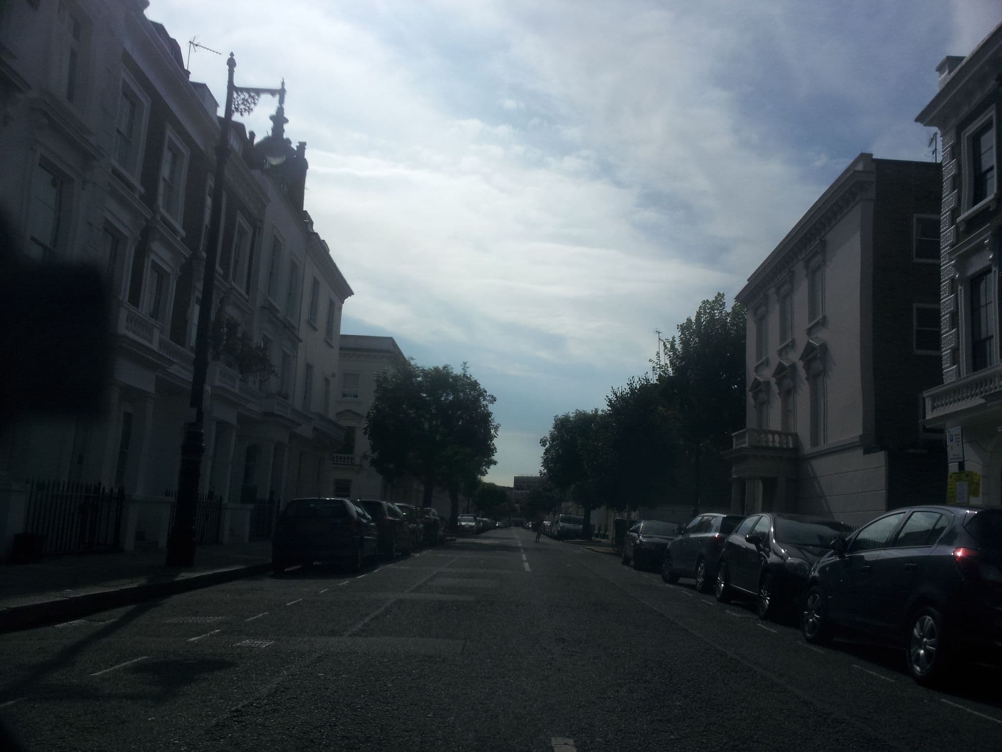 Street view near Oxford House Hotel, Pimlico — © paulbiv (CC BY-SA · Mapillary)