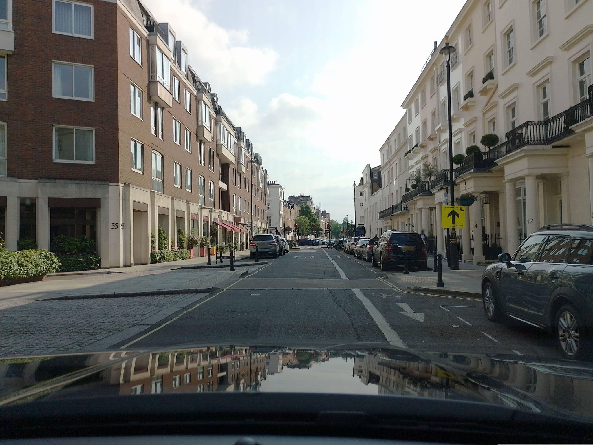 Street view near Eaton Hotel, City of Westminster — © laye (CC BY-SA · Mapillary)