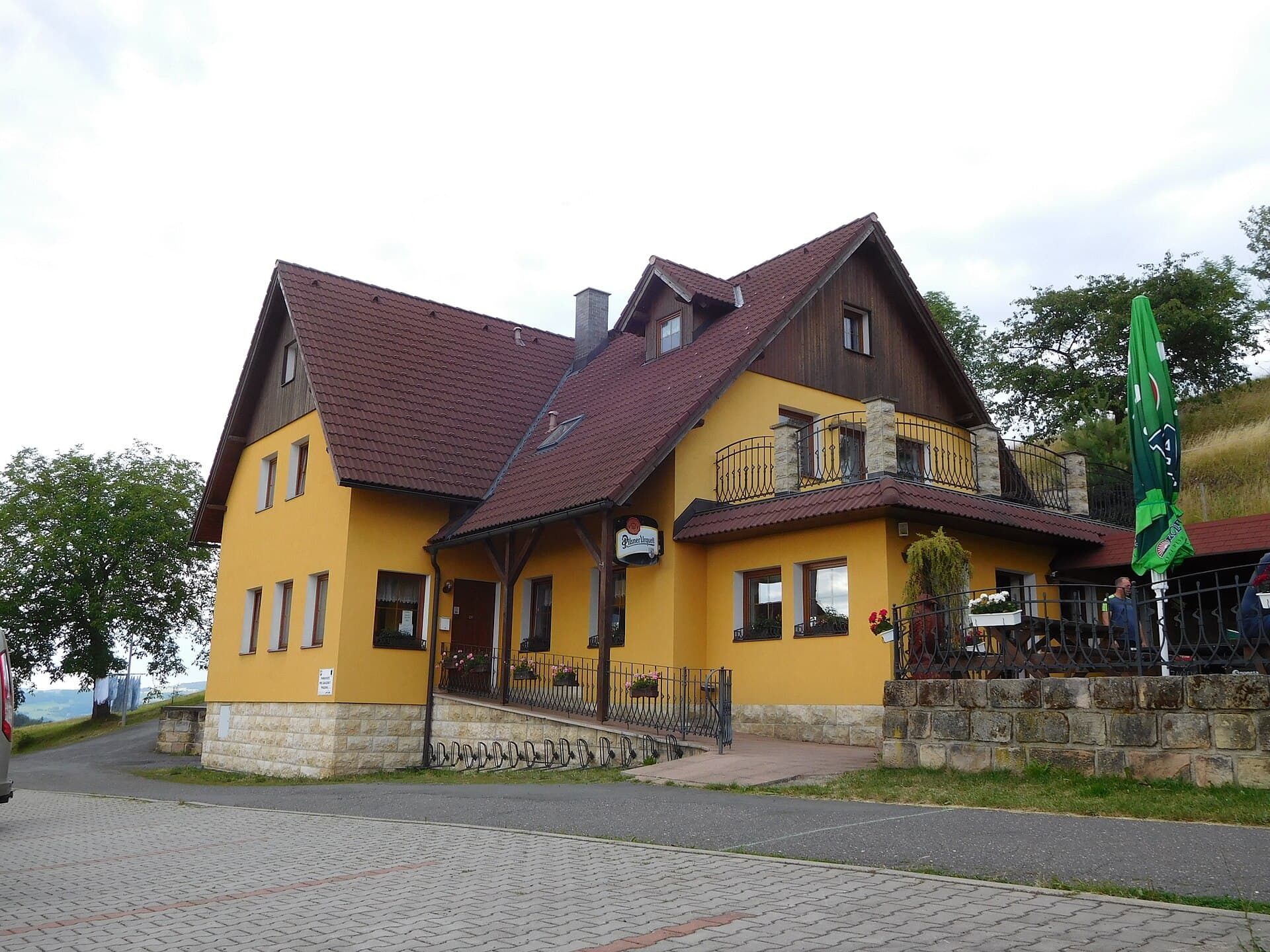 Penzion Hamštejn (via Wikimedia Commons, CC BY-SA 3.0)