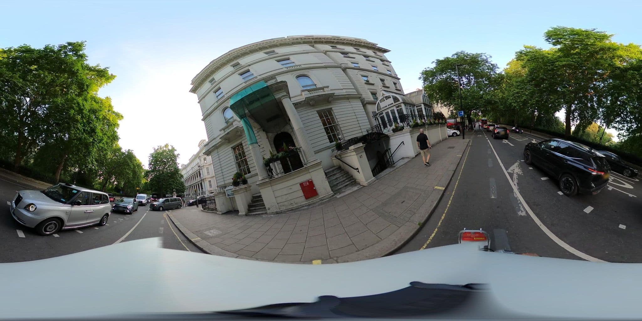 Street view near The London Elizabeth Hotel, Bayswater — © NatchaponJ (CC BY-SA · Mapillary)
