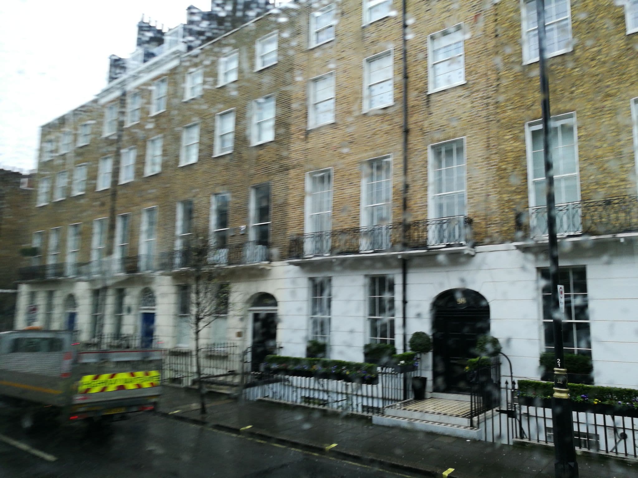 Street view near Hotel 92, West End of London — © rsandu (CC BY-SA · Mapillary)