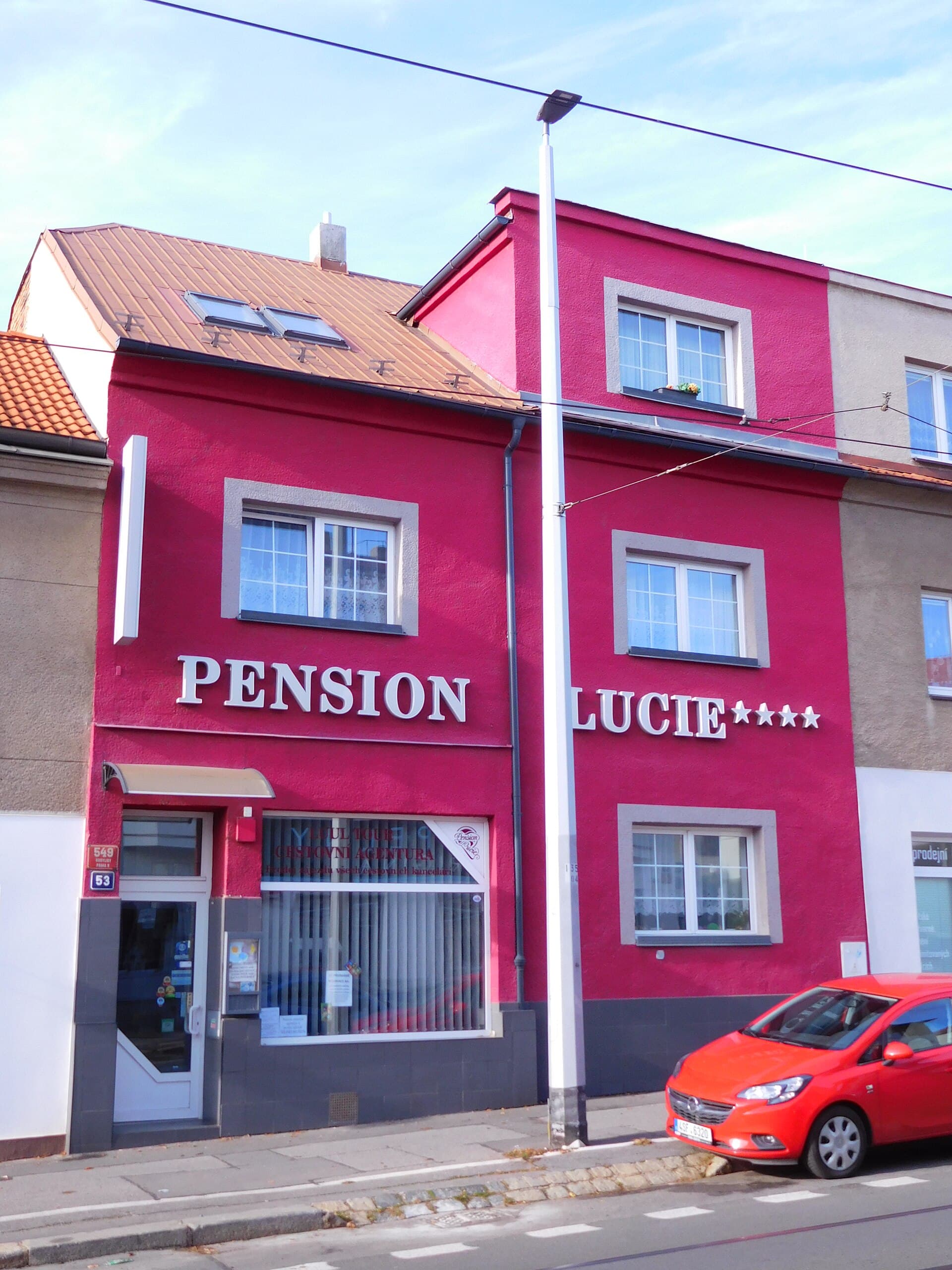 Pension Lucie (via Wikimedia Commons, CC BY-SA 3.0)