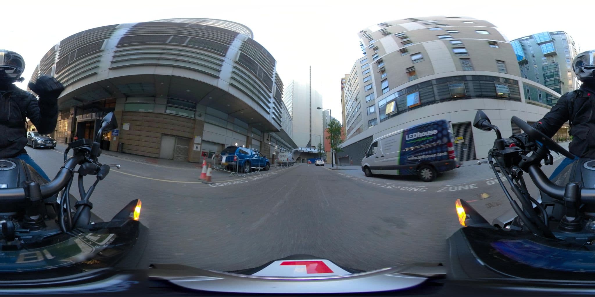 Street view near The West Wing - Hilton, Hyde Park — © wasd42 (CC BY-SA · Mapillary)