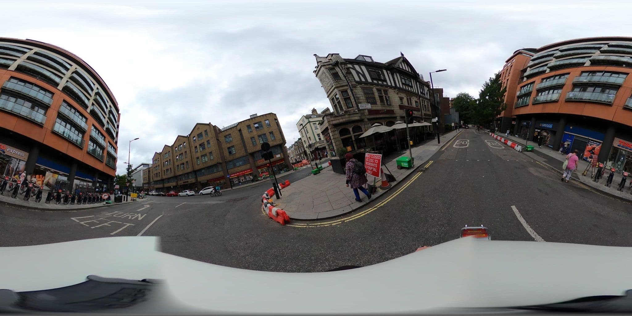 Street view near Point a Hotels, Hyde Park — © NatchaponJ (CC BY-SA · Mapillary)