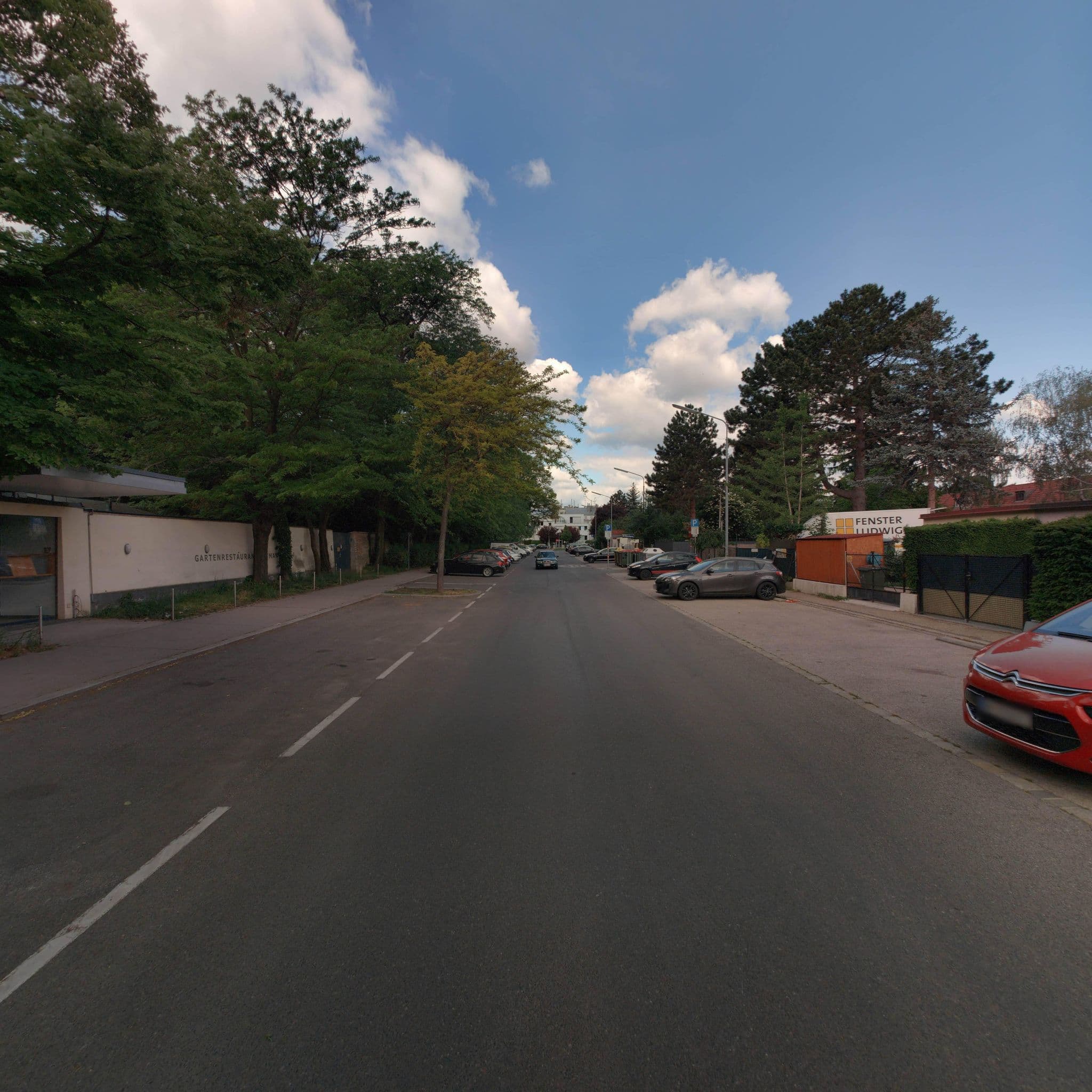 Street view near Gartenhotel Altmannsdorf, Meidling — © eliasgander (CC BY-SA · Mapillary)