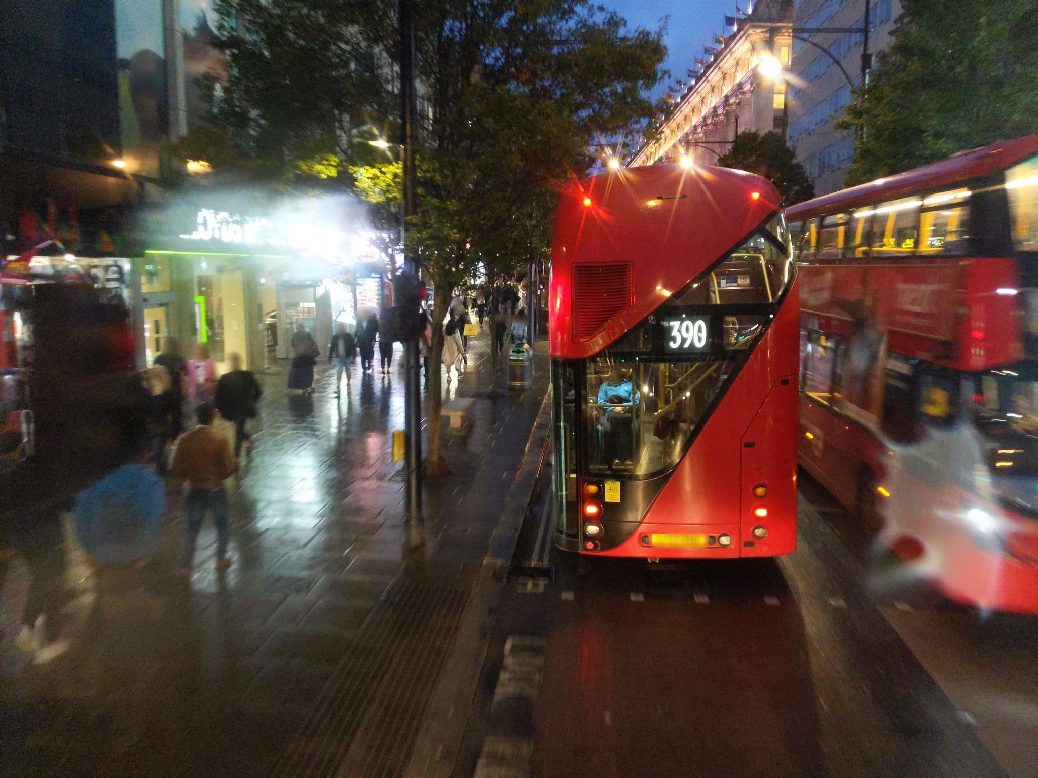 Street view near O T R, West End of London — © potaro67v (CC BY-SA · Mapillary)