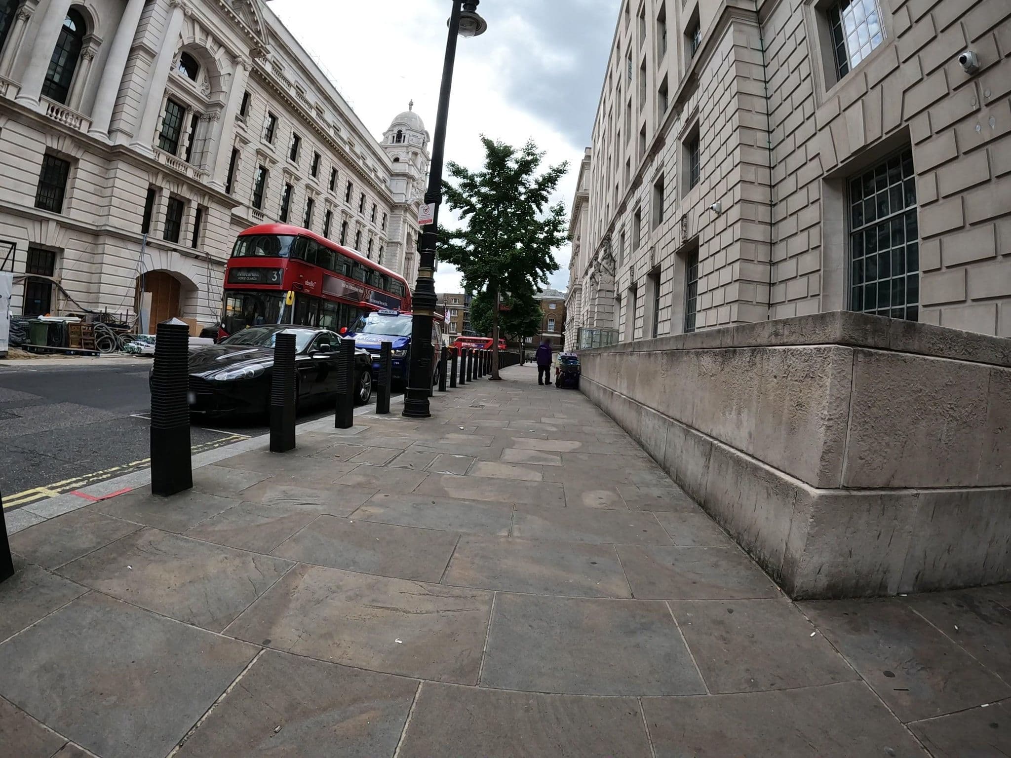 Street view near Civil Service Club, London — © erias (CC BY-SA · Mapillary)