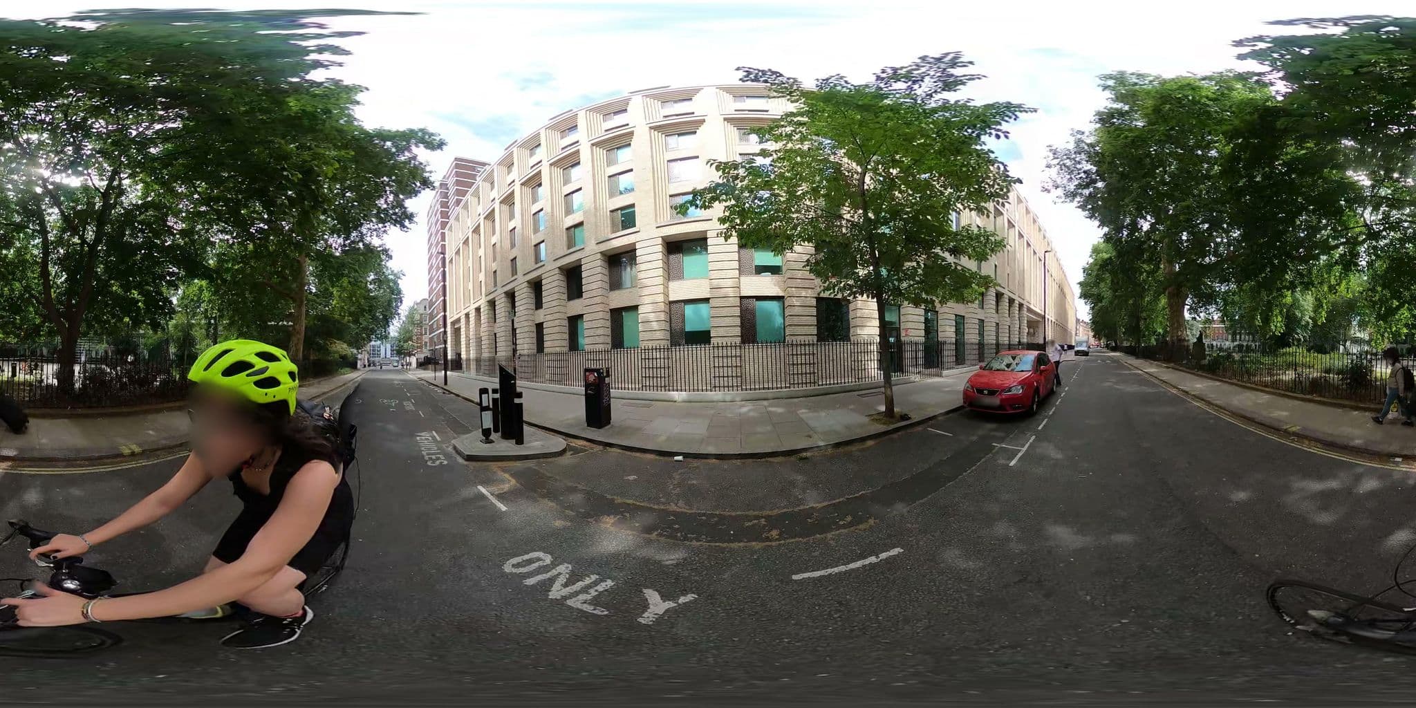 Street view near Commonwealth Hall, King's Cross — © cernbyln (CC BY-SA · Mapillary)