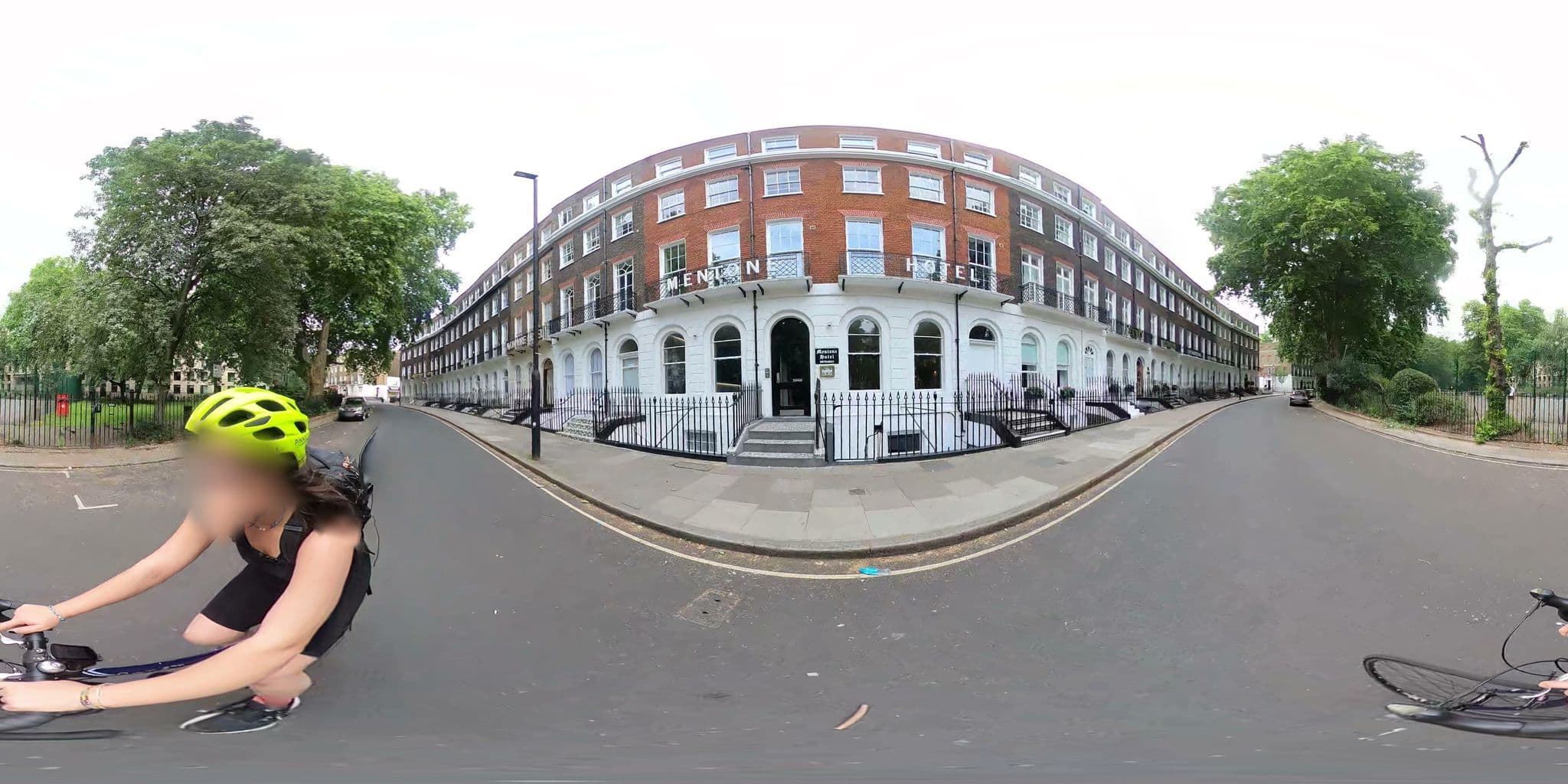 Street view near Avalon Hotel, King's Cross — © cernbyln (CC BY-SA · Mapillary)