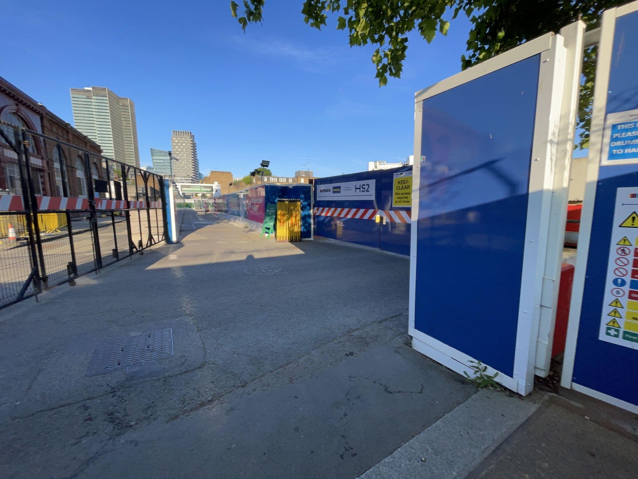 Street view near Ibis London Euston, King's Cross — © gness (CC BY-SA · Mapillary)