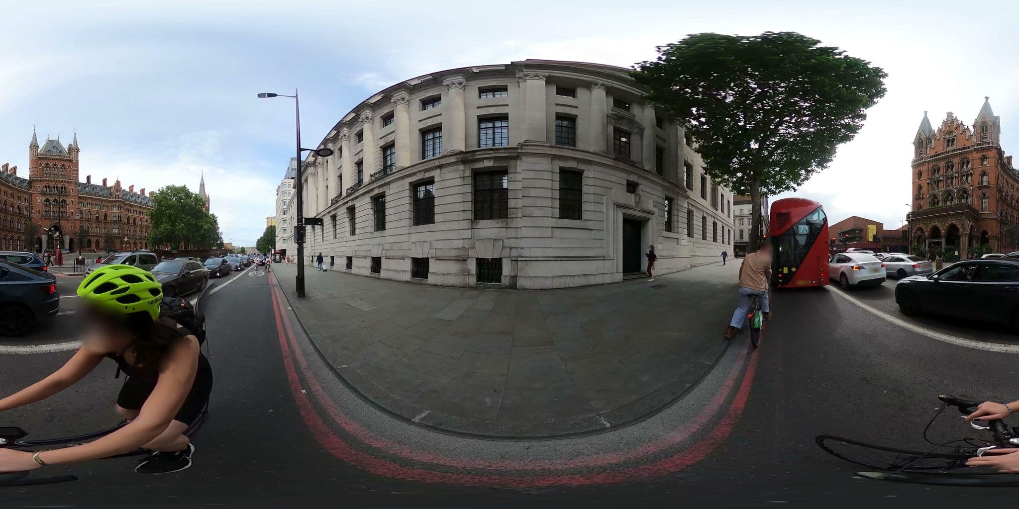 Street view near Kabannas, King's Cross — © cernbyln (CC BY-SA · Mapillary)
