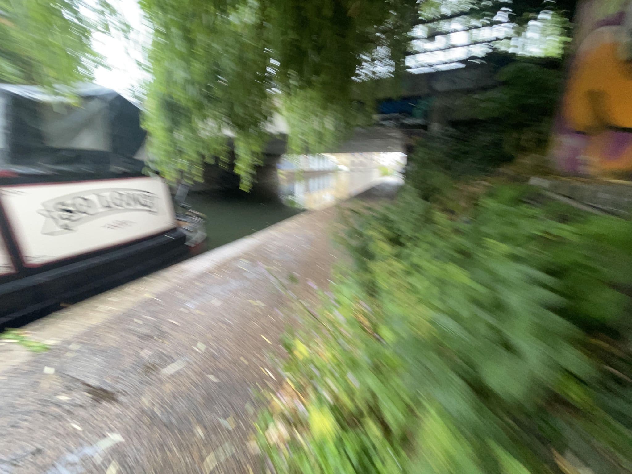 Street view near 레몬하우스, King's Cross — © gness (CC BY-SA · Mapillary)