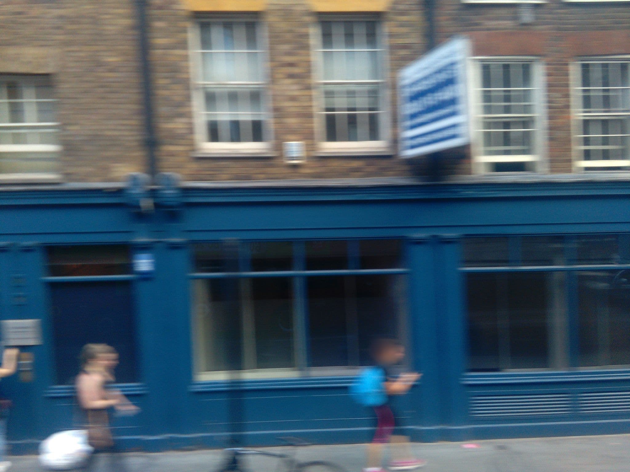 Street view near Edge Retreats, City of London — © ris (CC BY-SA · Mapillary)