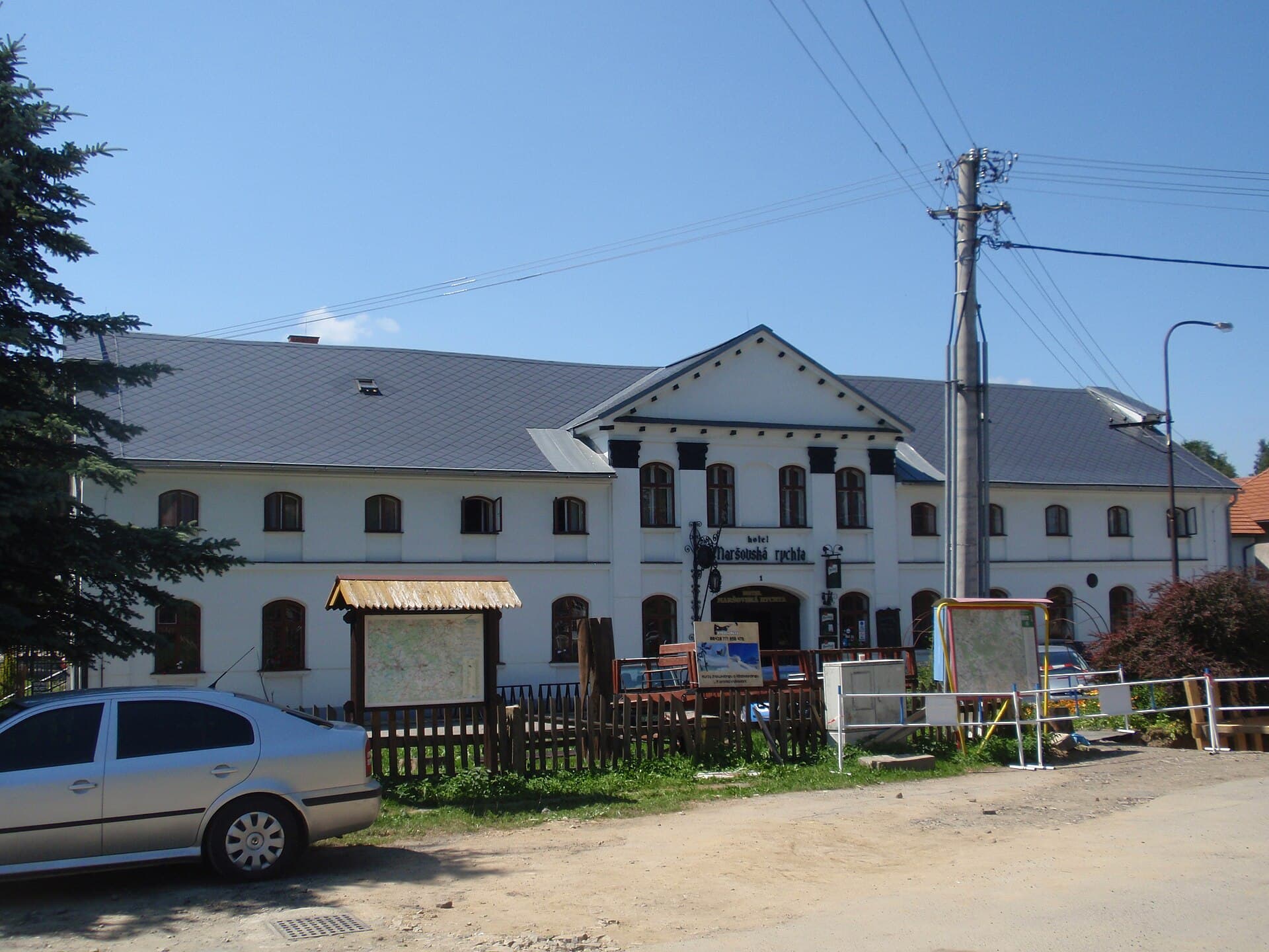 Maršovská rychta (via Wikimedia Commons, CC BY-SA 4.0)