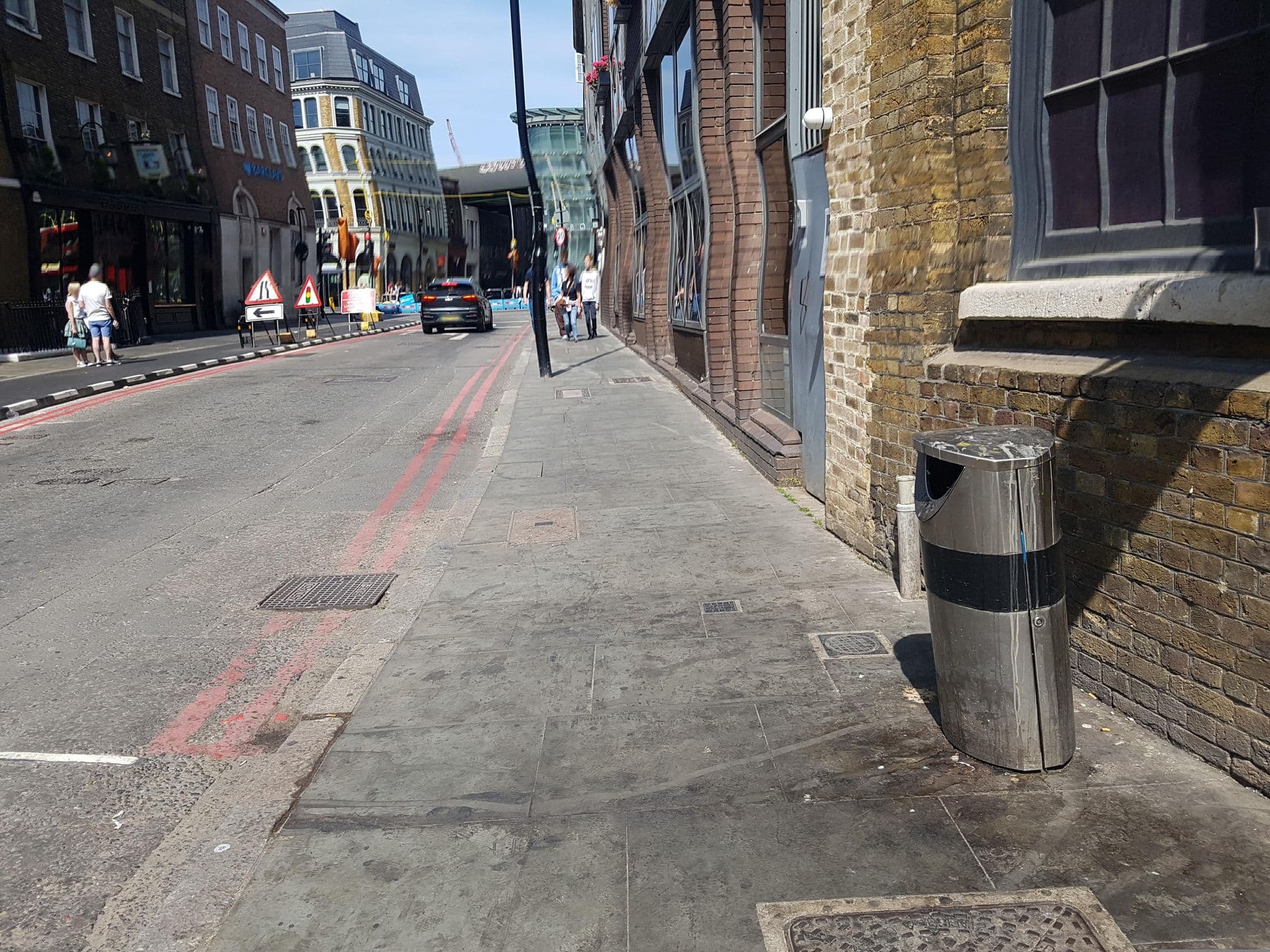 Street view near UK London Services, City of London — © dsmm (CC BY-SA · Mapillary)