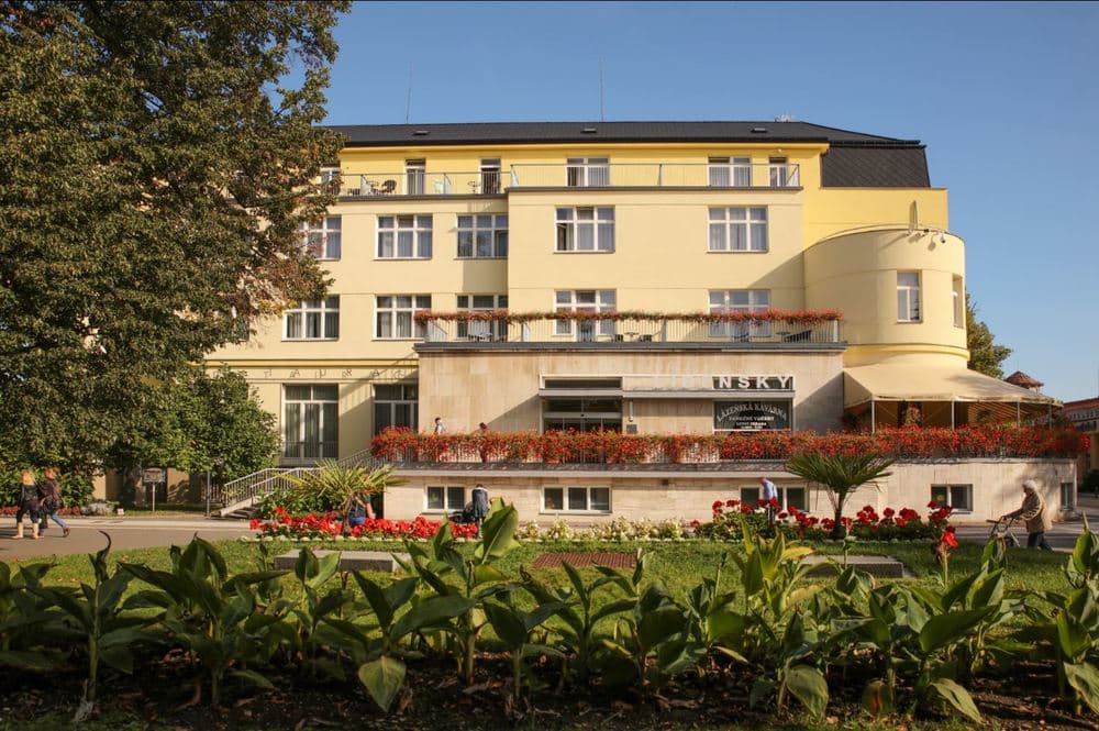 Hotel Libenský (via Wikimedia Commons, CC BY-SA 4.0)