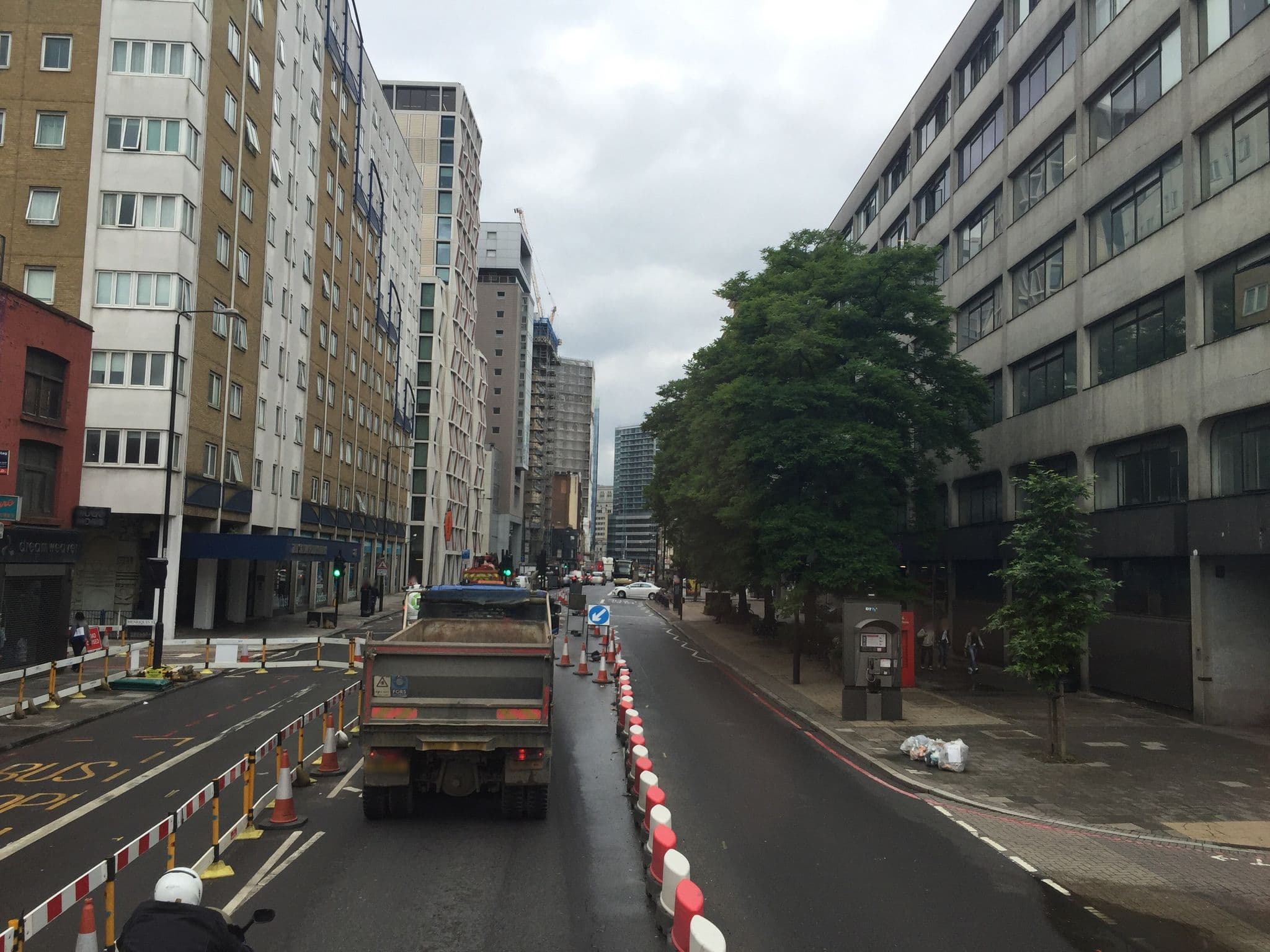 Street view near Wilde Aparthotels By Staycity Aldgate, Whitechapel — © mdroads (CC BY-SA · Mapillary)