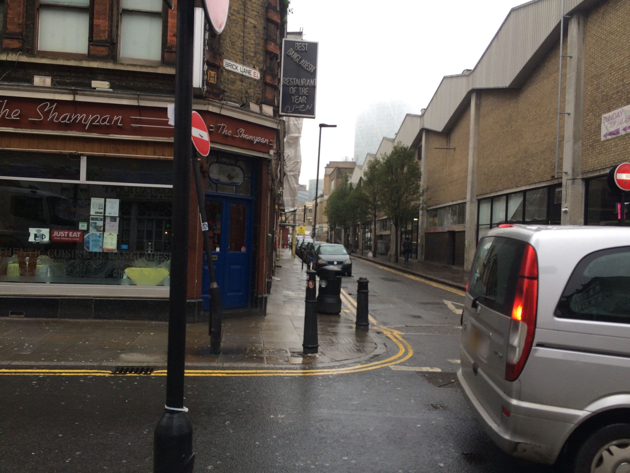 Street view near Crashpads Shoreditch Brick Lane Mini Lofts, Spitalfields — © hendo (CC BY-SA · Mapillary)