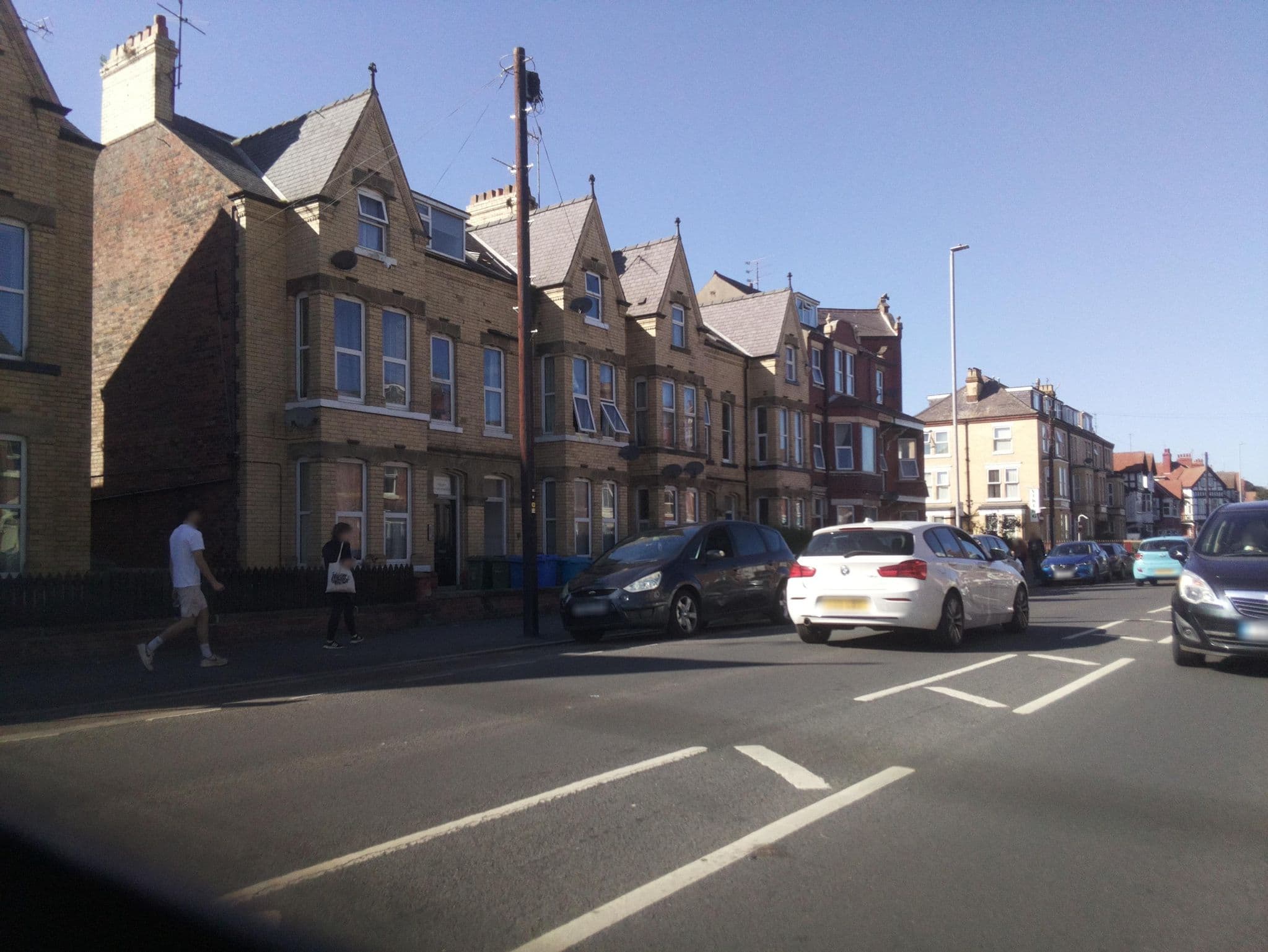 Street view near White Cliff Hotel, Bridlington — © southglos (CC BY-SA · Mapillary)