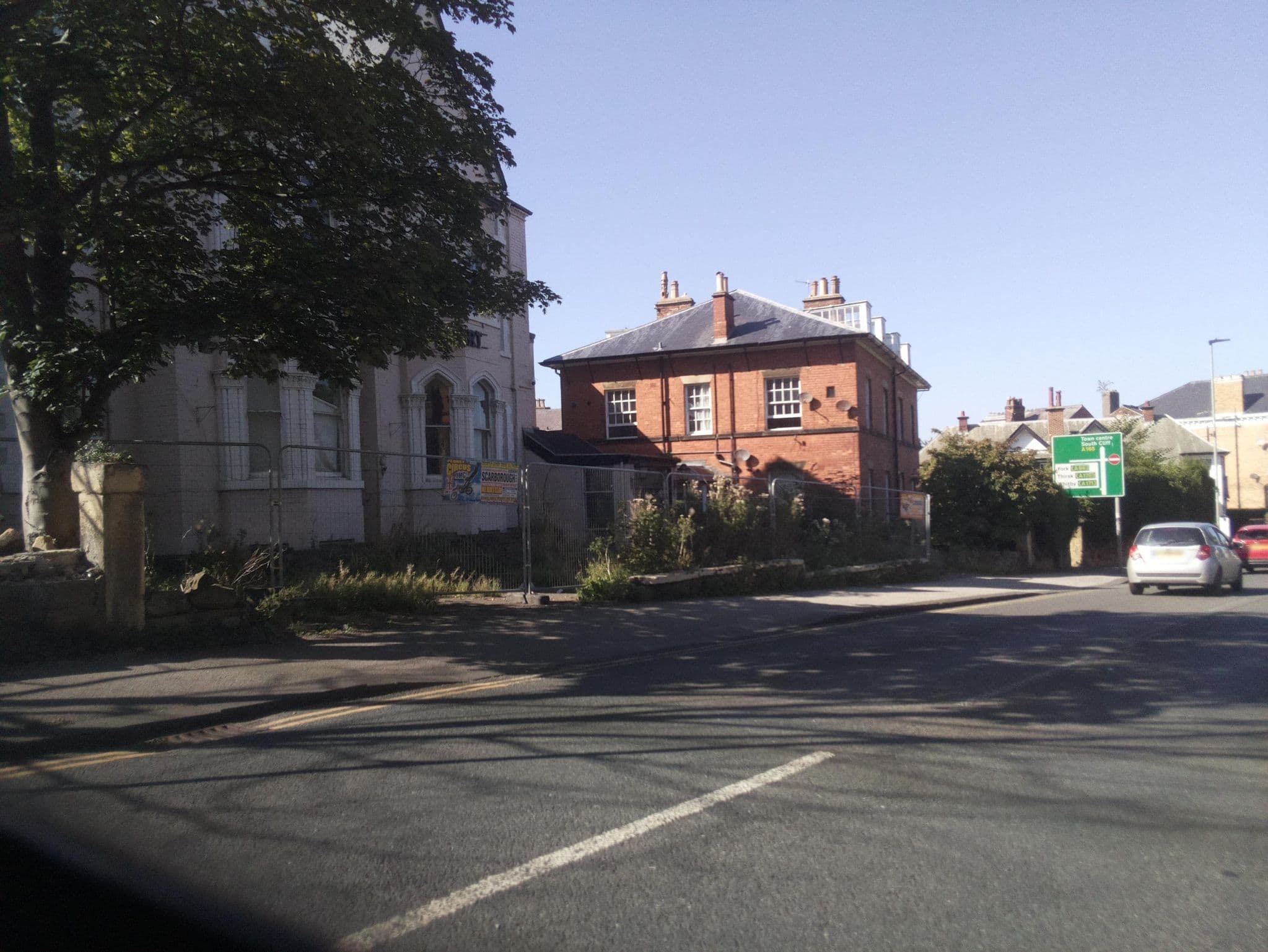 Street view near Bradley Court Hotel, Scarborough — © southglos (CC BY-SA · Mapillary)