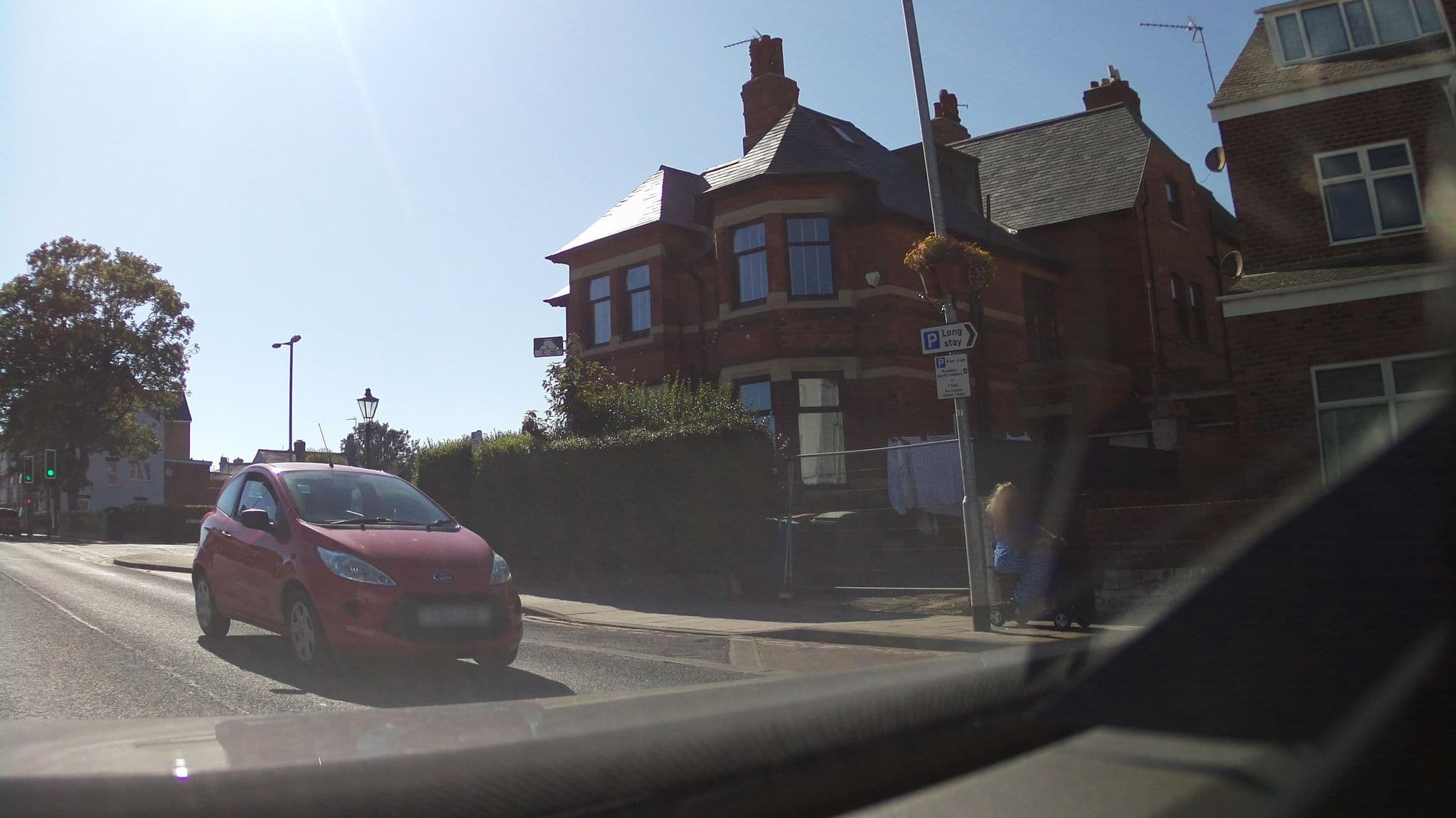 Street view near The Oasis, Bridlington — © southglos (CC BY-SA · Mapillary)