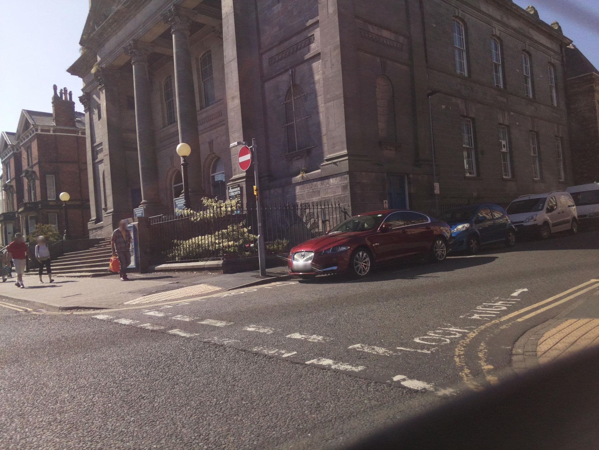 Street view near Central Guest House, Scarborough — © southglos (CC BY-SA · Mapillary)