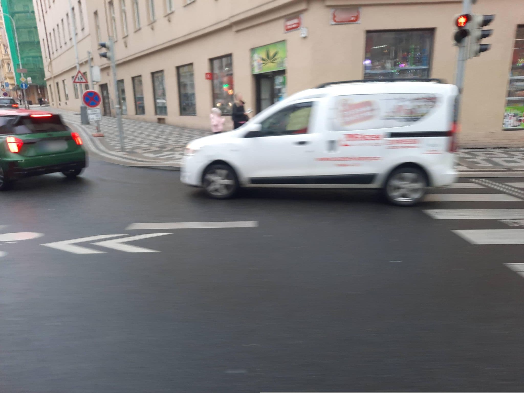Street view near Hotel Gloria, Žižkov — © ondrejlopatka (CC BY-SA · Mapillary)