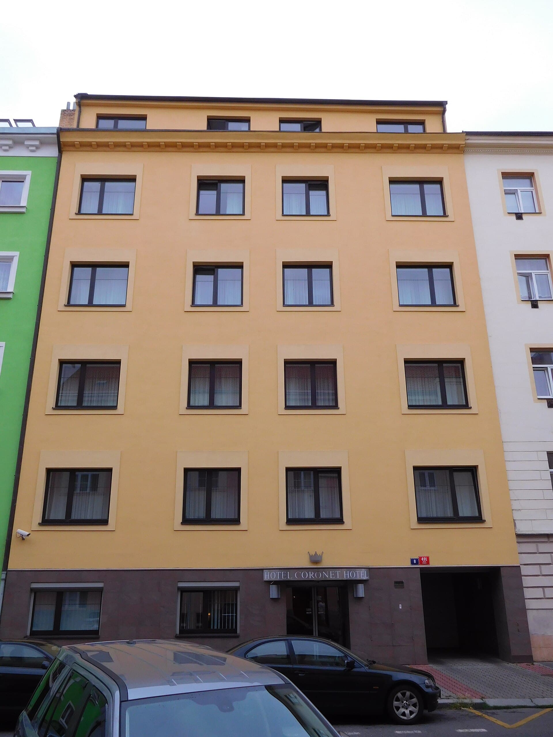 Hotel Coronet (via Wikimedia Commons, CC BY-SA 4.0)