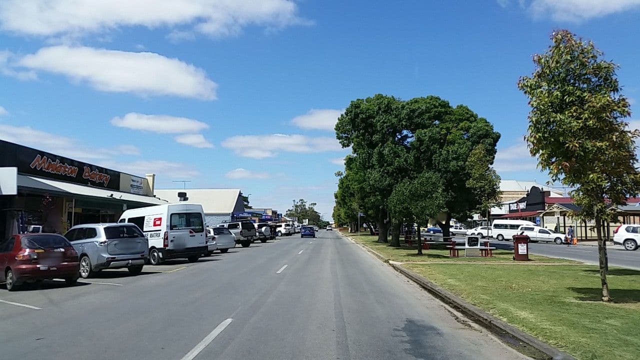Street view near Sip'n Save - Minlaton Hotel, Minlaton — © didz (CC BY-SA · Mapillary)