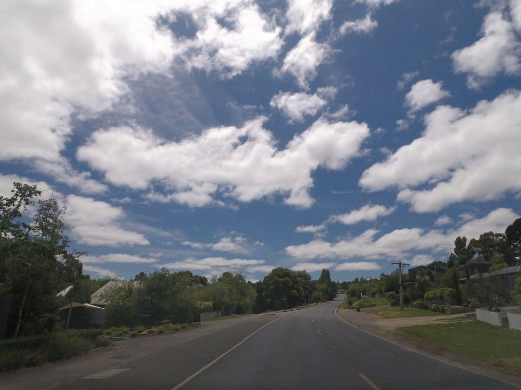 Street view near Lakeside Suites, Daylesford — © mander (CC BY-SA · Mapillary)