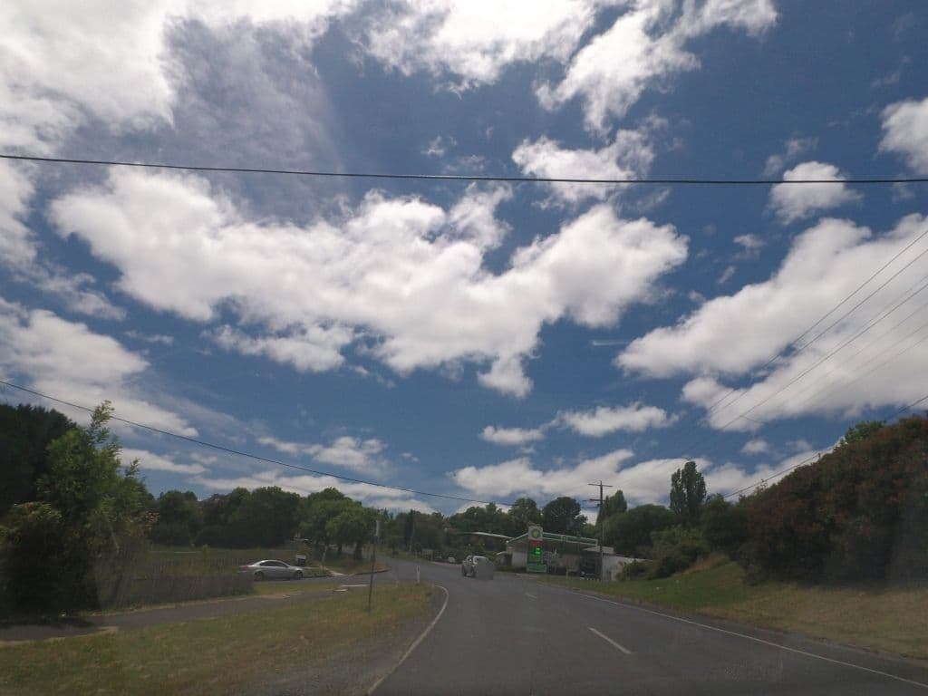 Street view near The Lakes Motel, Daylesford — © mander (CC BY-SA · Mapillary)