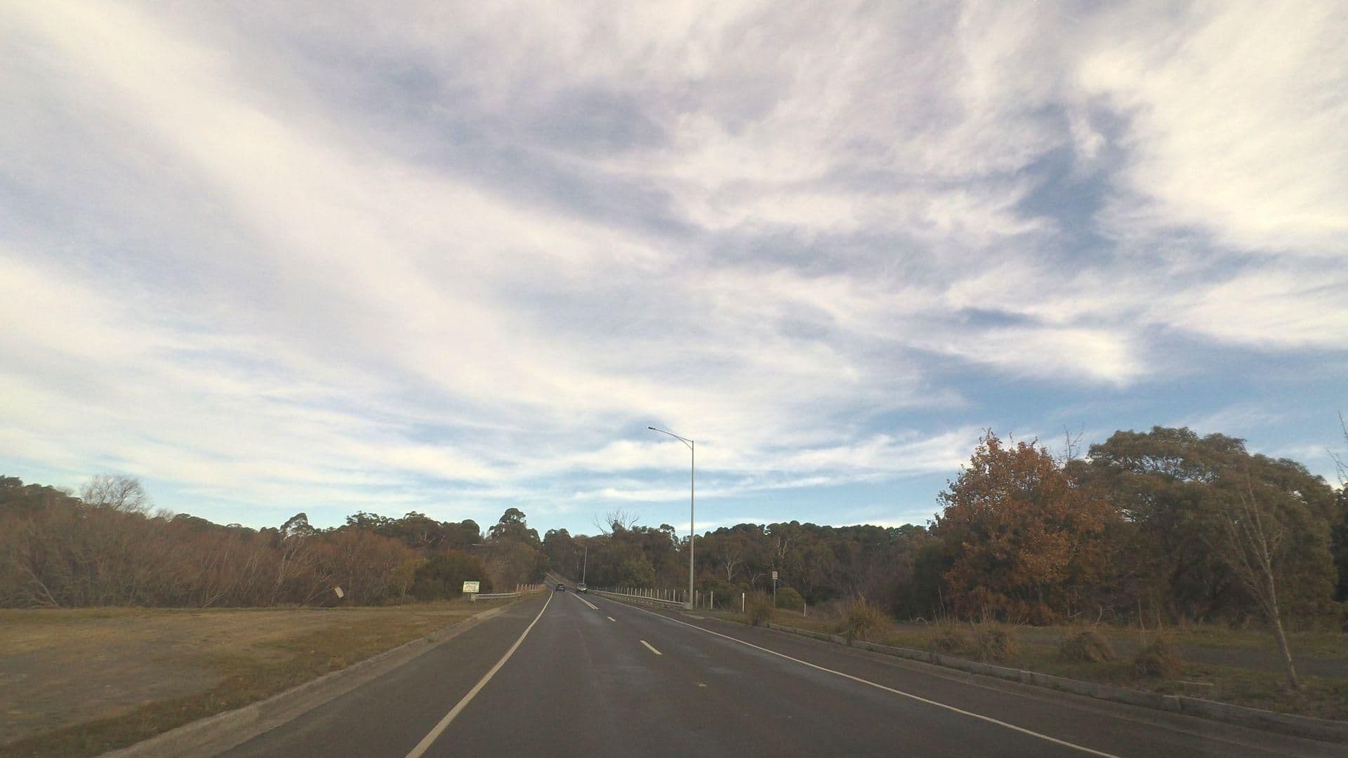 Street view near Azura, Daylesford — © mander (CC BY-SA · Mapillary)