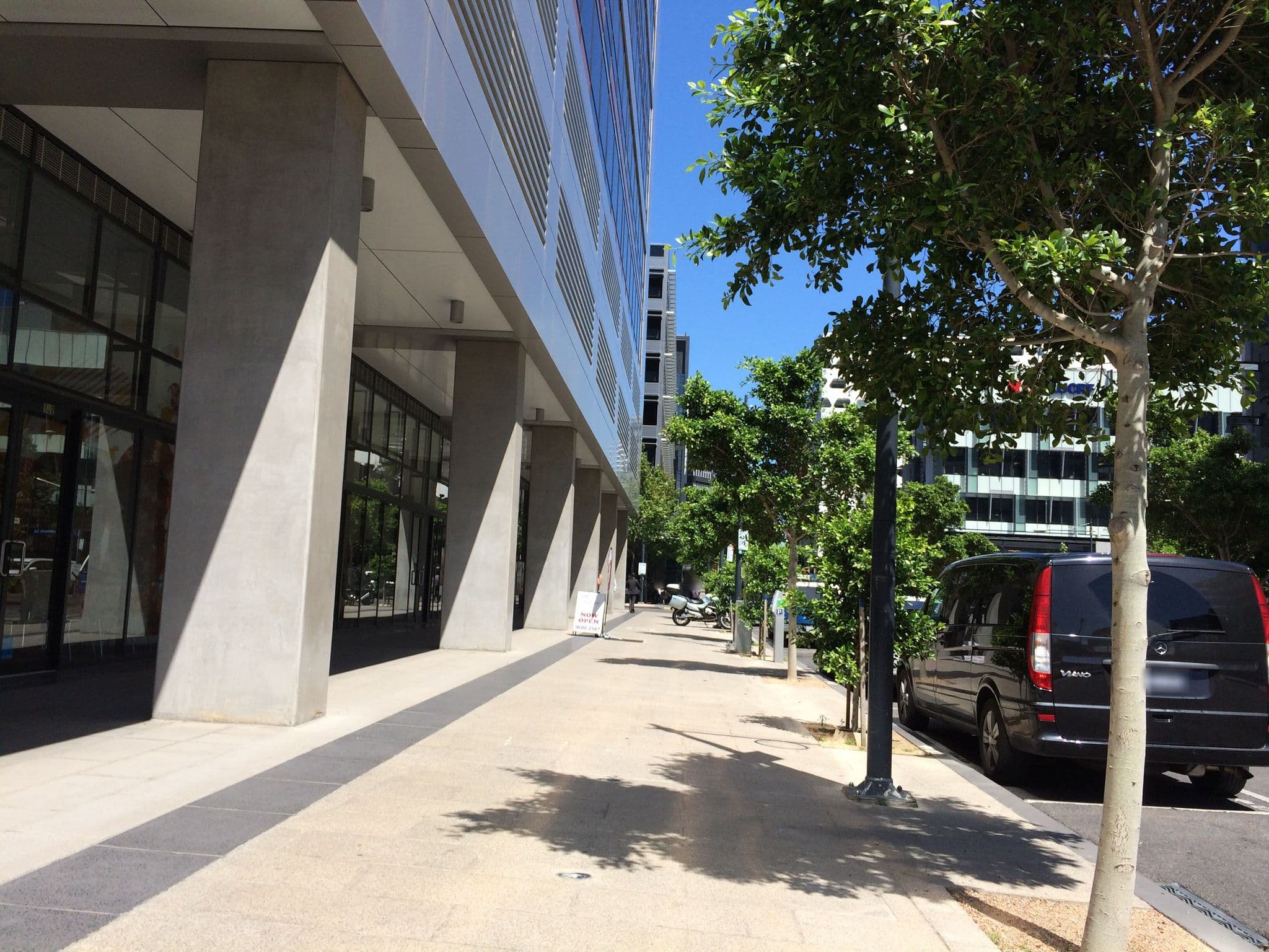 Street view near Melbourne Private Apartments, Docklands — © atroche (CC BY-SA · Mapillary)