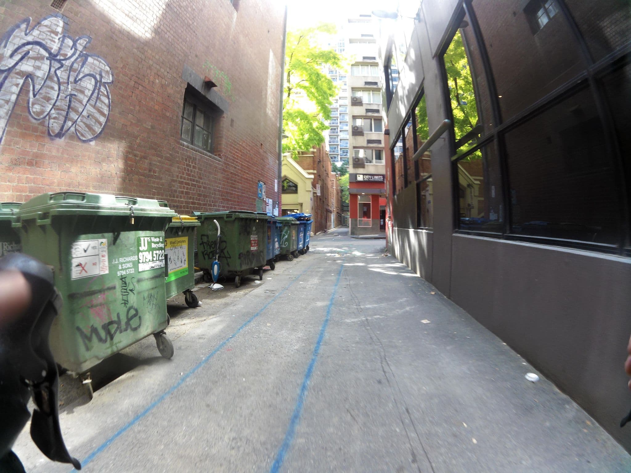 Street view near Somerset Gordon Heights Hotel, Melbourne City Centre — © skillsy (CC BY-SA · Mapillary)