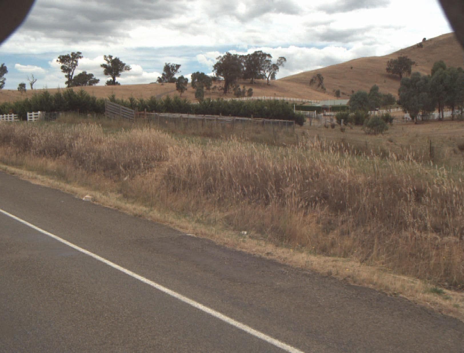 Street view near Laura Lodge, Alexandra — © vicroads (CC BY-SA · Mapillary)