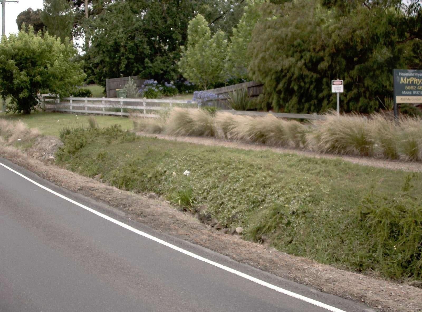Street view near Valley Abode Guesthouse, Healesville — © vicroads (CC BY-SA · Mapillary)
