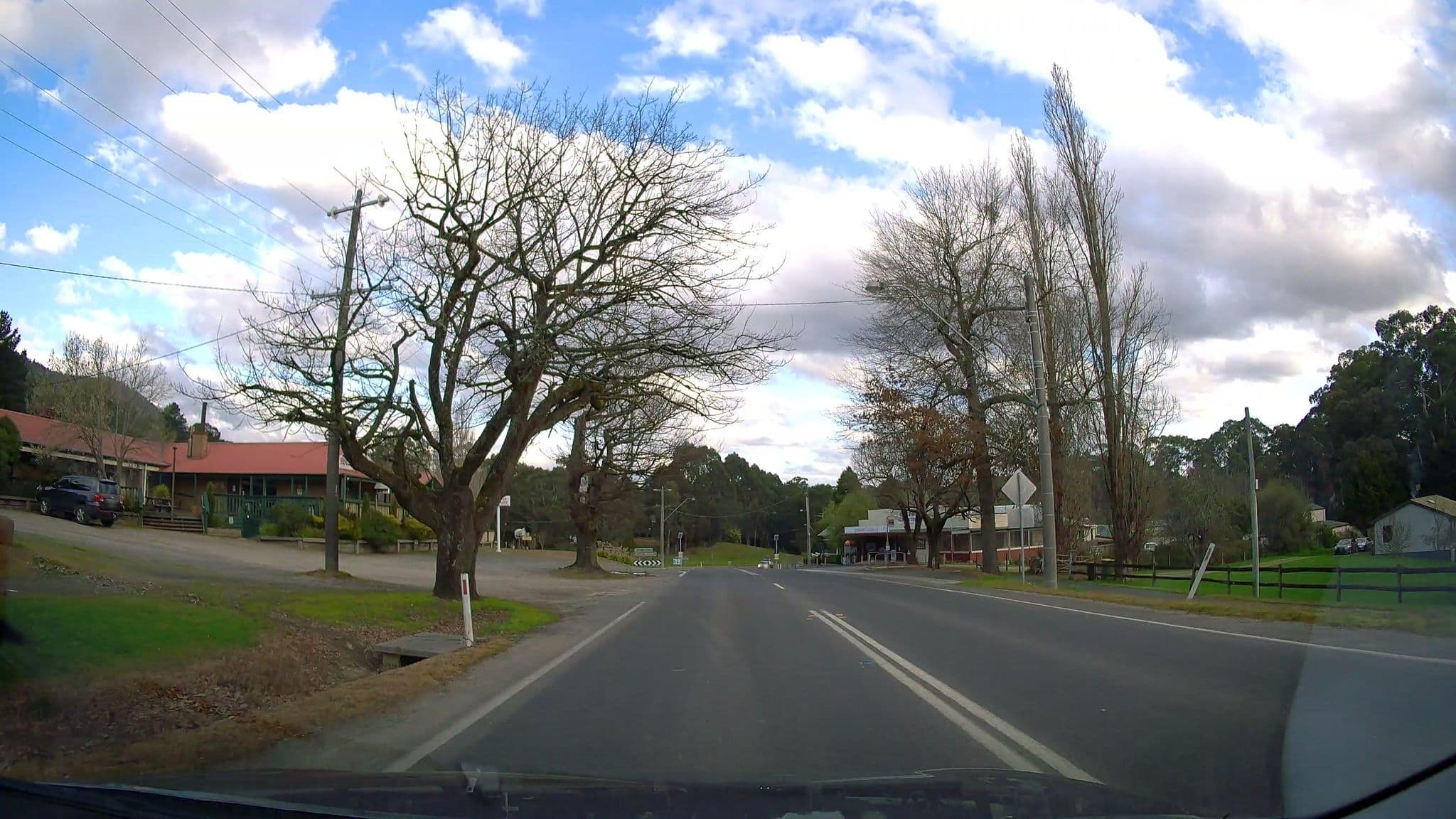 Street view near Buxton Hotel, Alexandra — © hakkim (CC BY-SA · Mapillary)