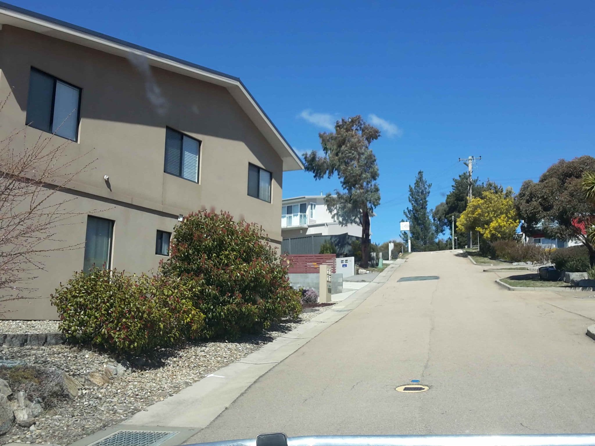 Street view near Alaska Apartments, Jindabyne — © gavinx (CC BY-SA · Mapillary)