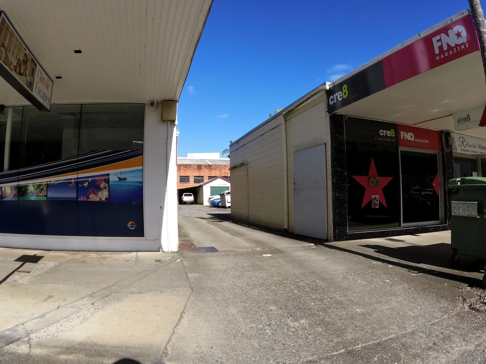 Street view near Cairns Girls Hostel, Cairns City — © skillsy (CC BY-SA · Mapillary)