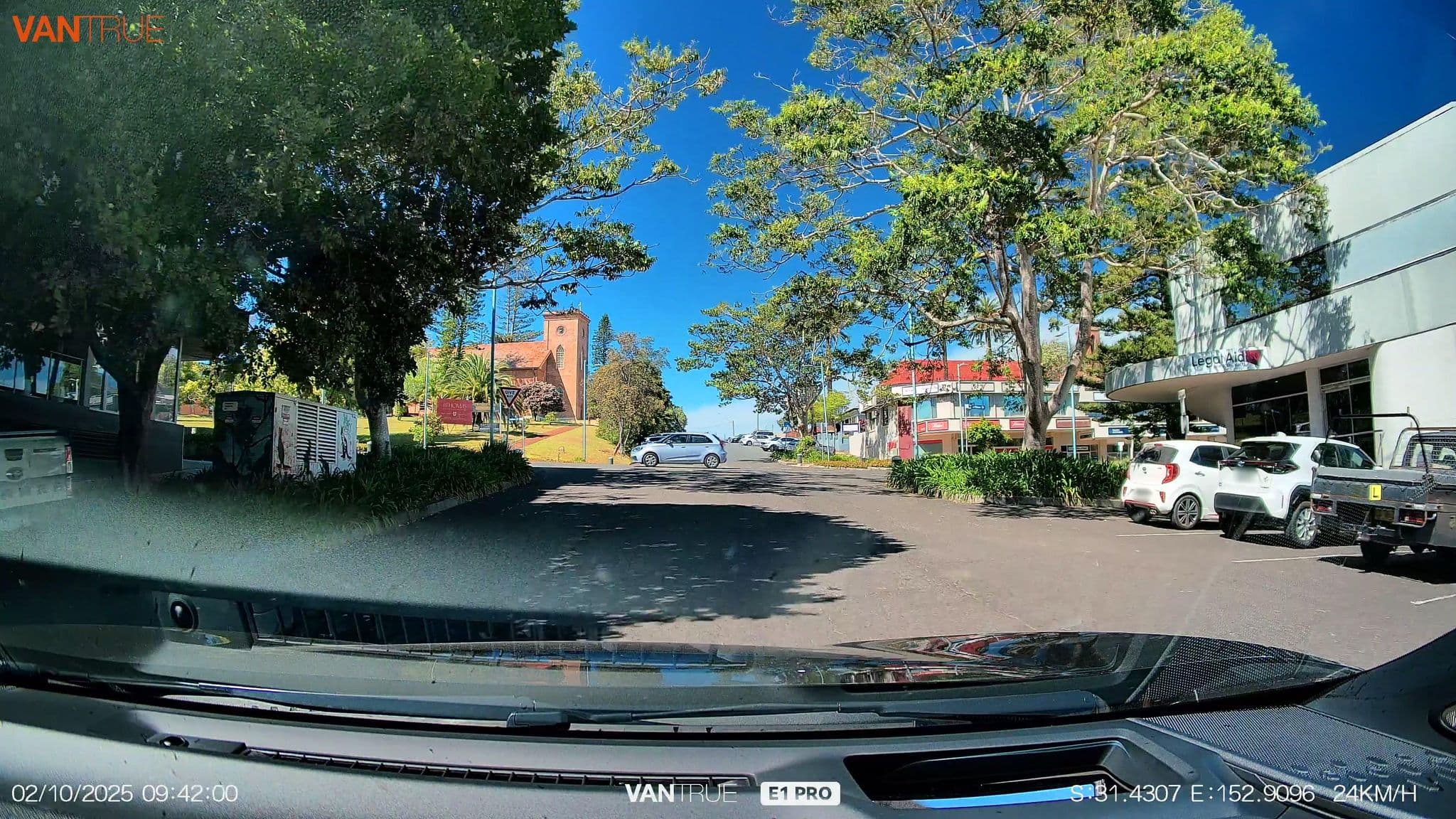Street view near Mercure Centro, Port Macquarie — © davidar (CC BY-SA · Mapillary)