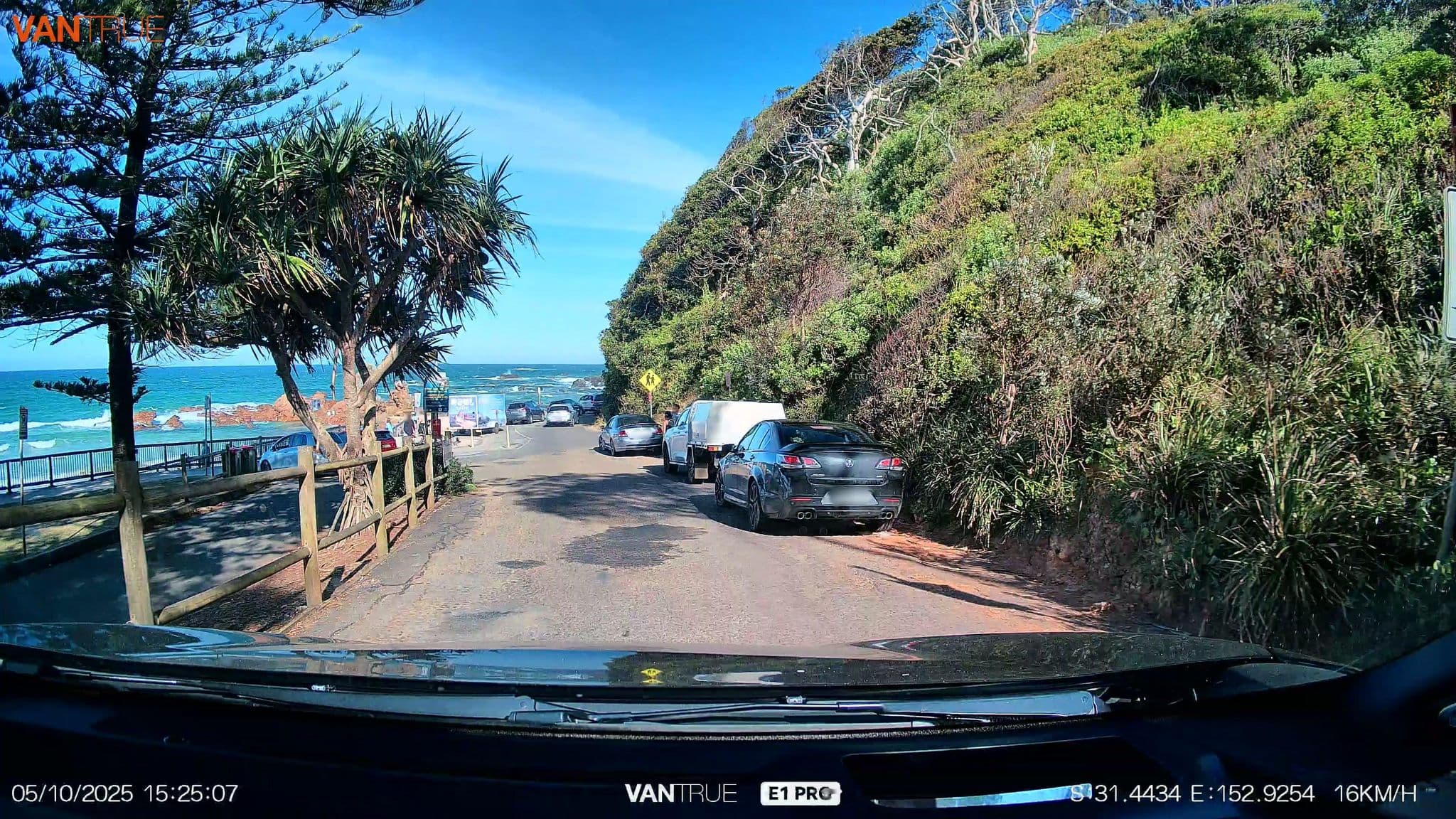 Street view near Flynn's Beach Resort, Port Macquarie — © davidar (CC BY-SA · Mapillary)