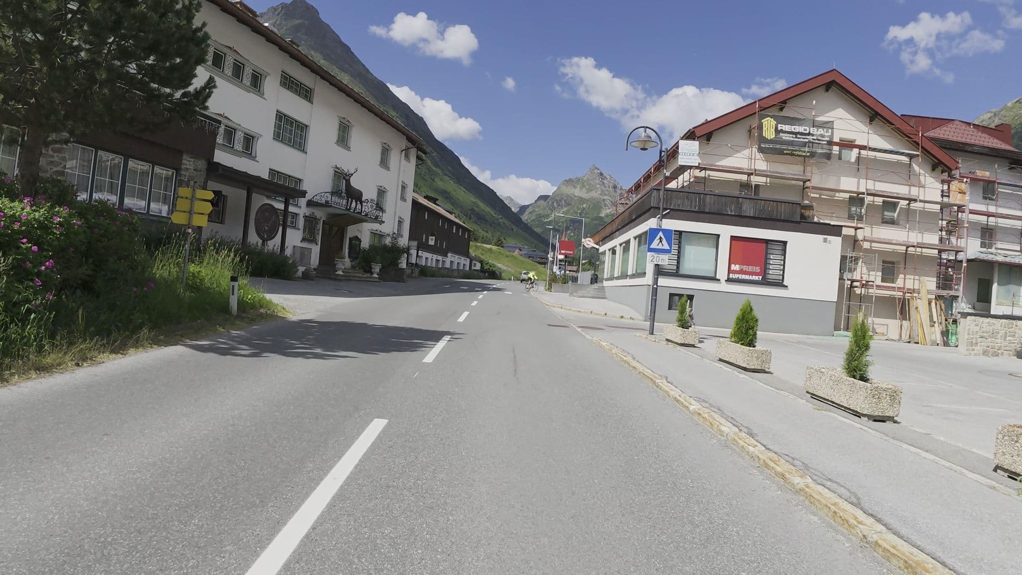 Street view near Hotel Garni Versail, Ischgl
