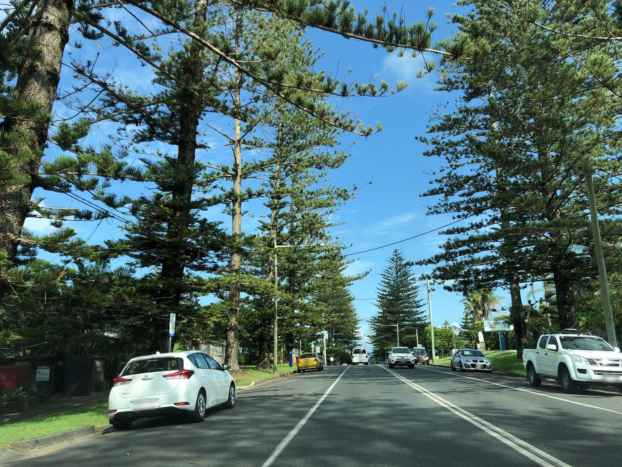 Street view near Byron Beachcomber Resort, Byron Bay — © hakk (CC BY-SA · Mapillary)