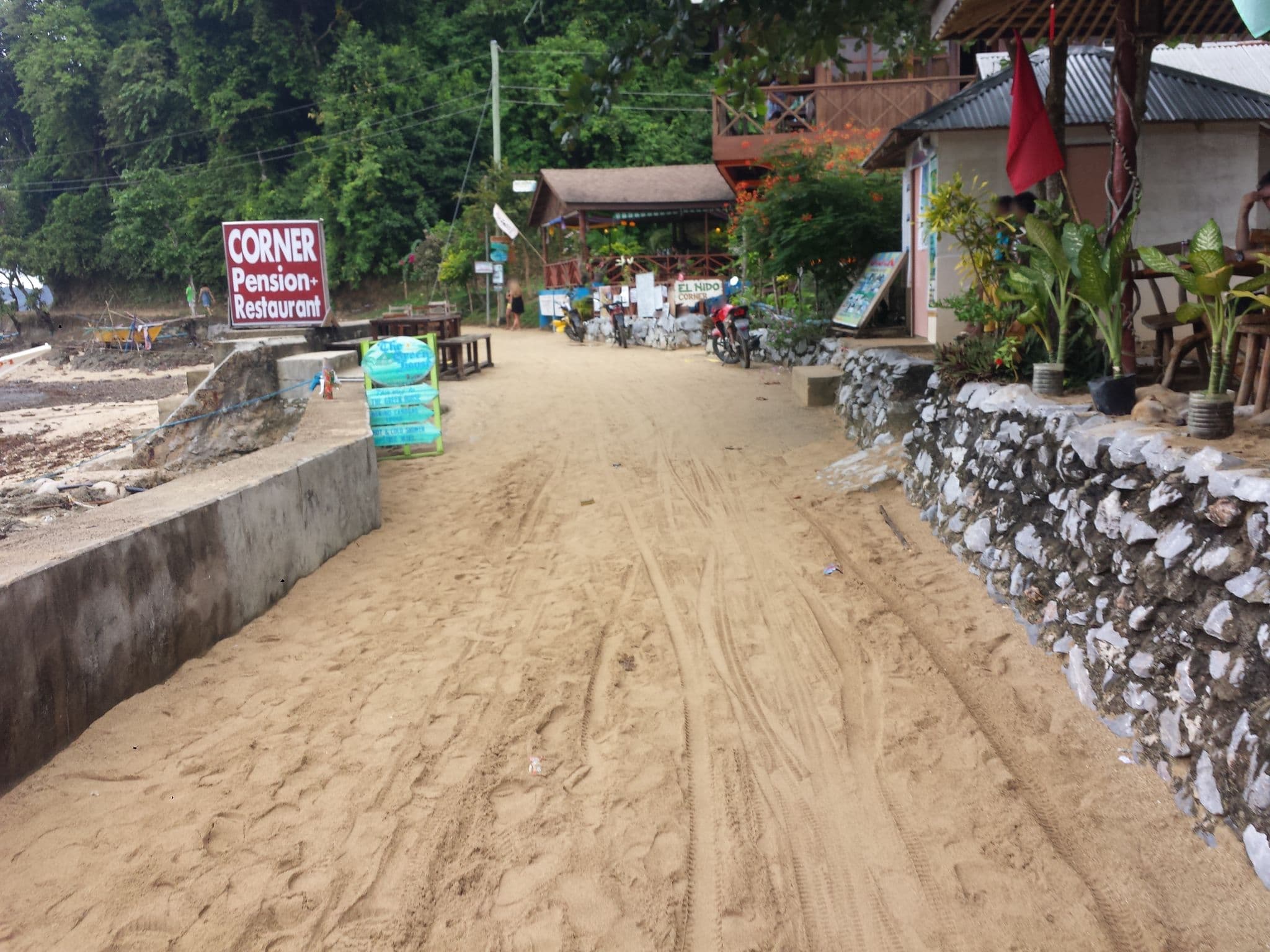 Street view near Cabugao Lodge, El Nido — © mrtmrt (CC BY-SA · Mapillary)
