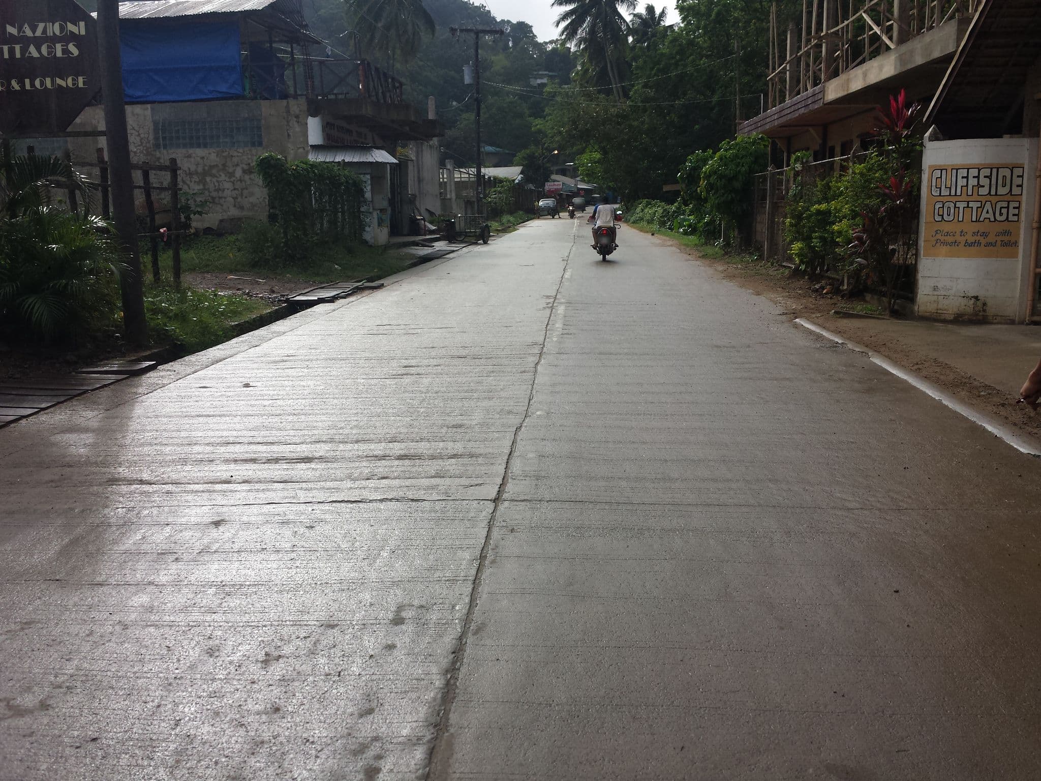 Street view near Cliffside Cottages, El Nido — © mrtmrt (CC BY-SA · Mapillary)