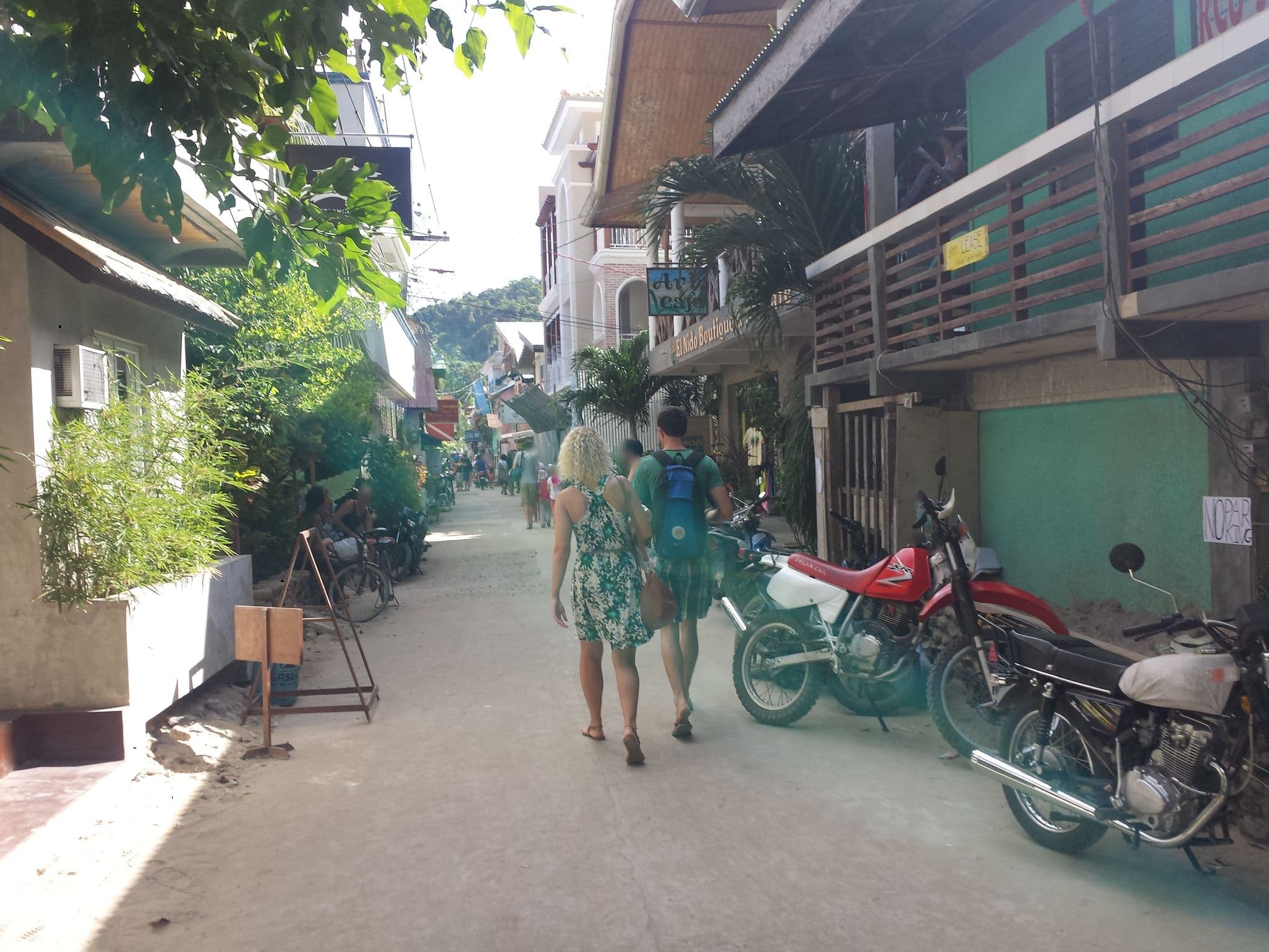 Street view near Shorepass Lodge, El Nido — © mrtmrt (CC BY-SA · Mapillary)