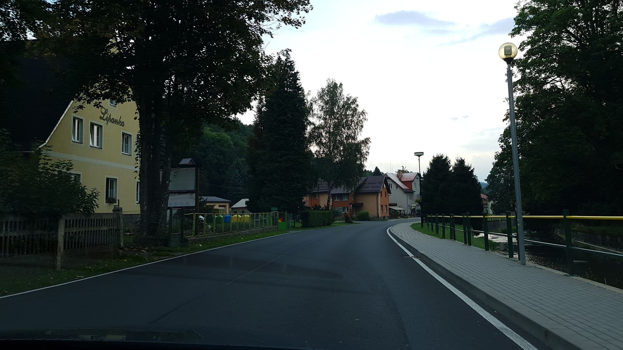 Street view near Poutník, Lipová-lázně — © richardc (CC BY-SA · Mapillary)