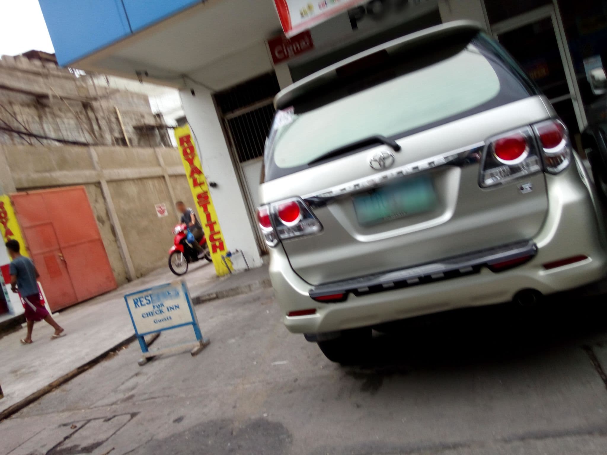 Street view near Check Inn Pension Plaza, Dumaguete — © rukku (CC BY-SA · Mapillary)
